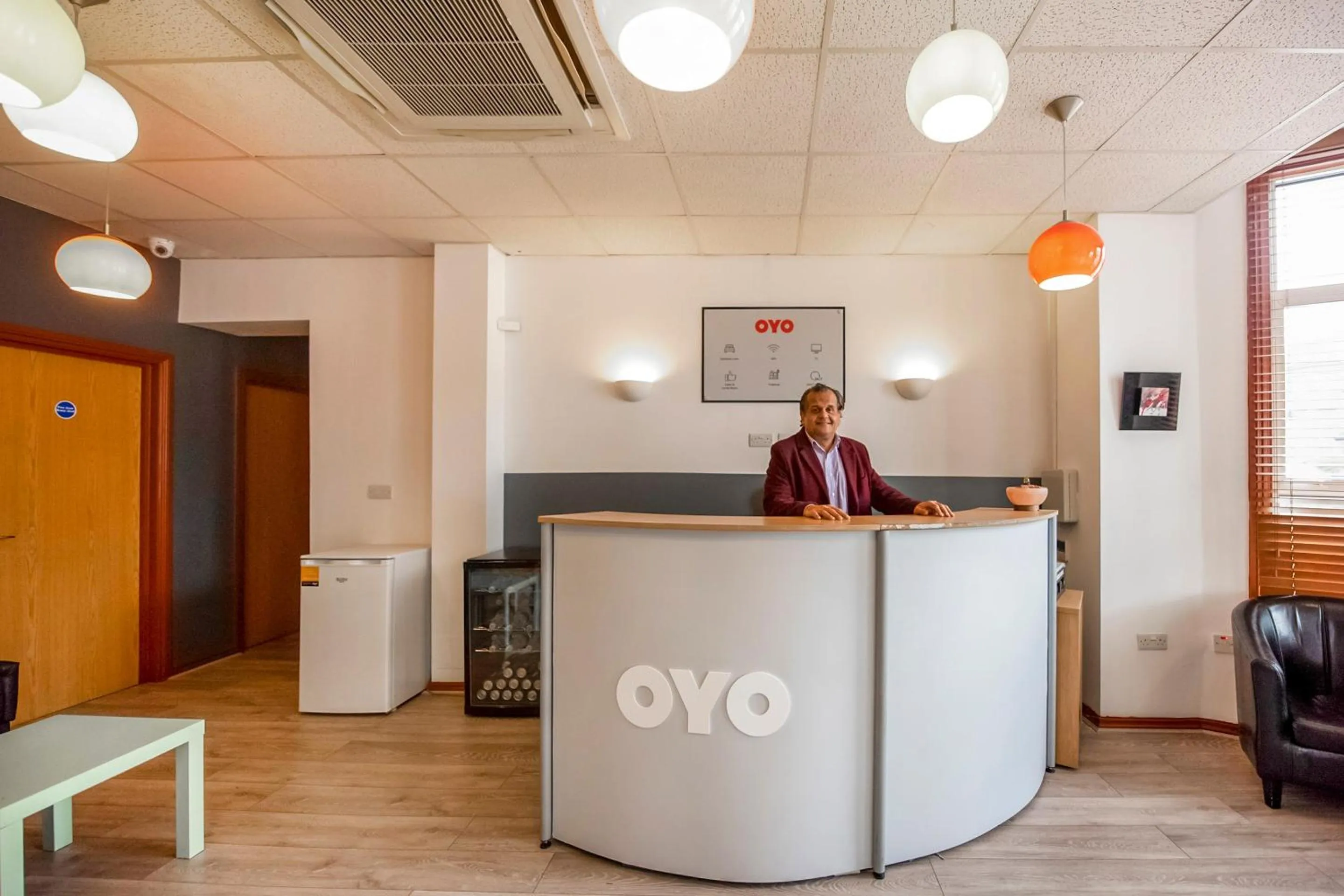 Lobby or reception in Arinza Hotel, London Ilford