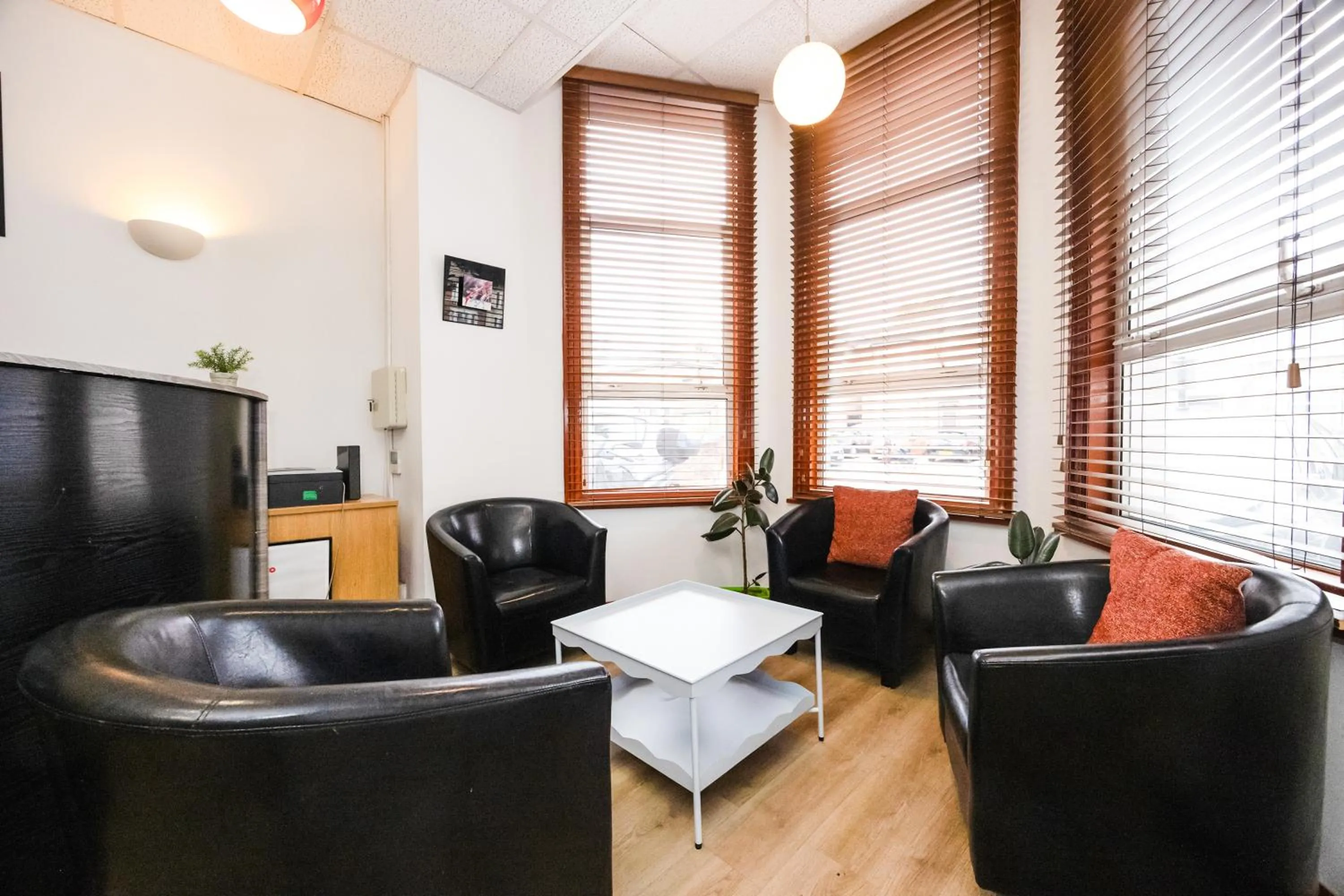 Lobby or reception in Arinza Hotel, London Ilford