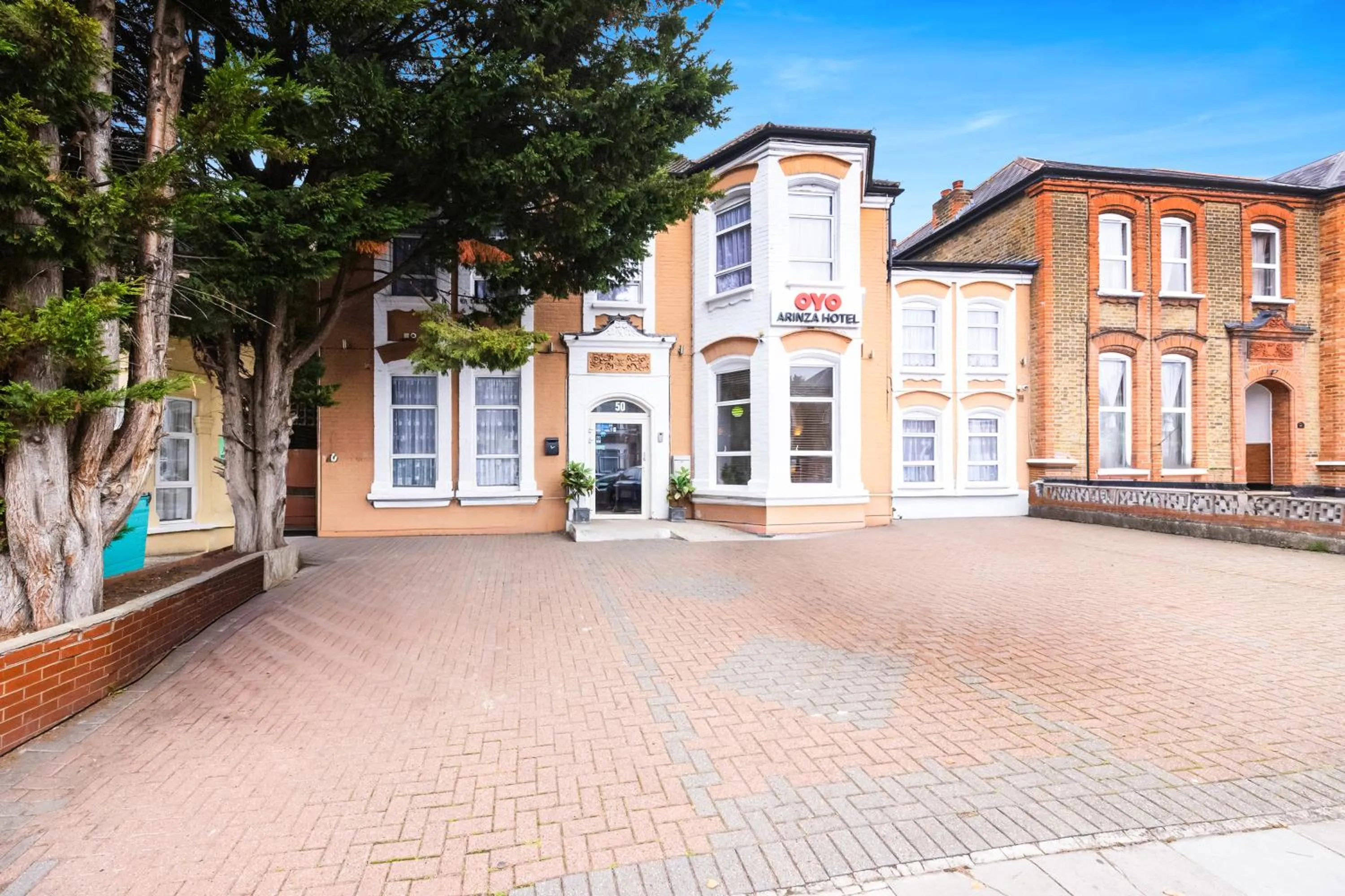 Property building in Arinza Hotel, London Ilford