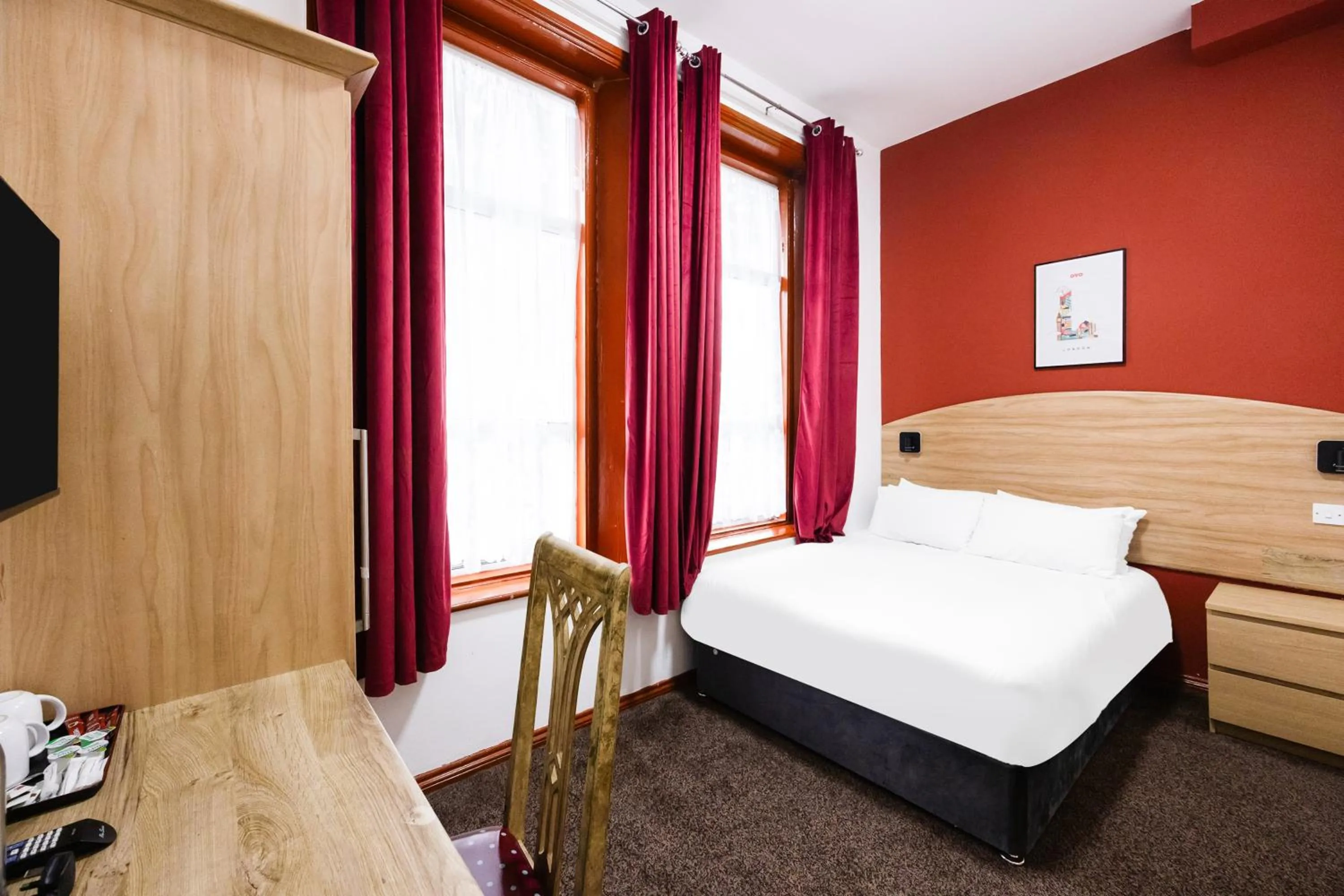 Bedroom, Bed in Arinza Hotel, London Ilford