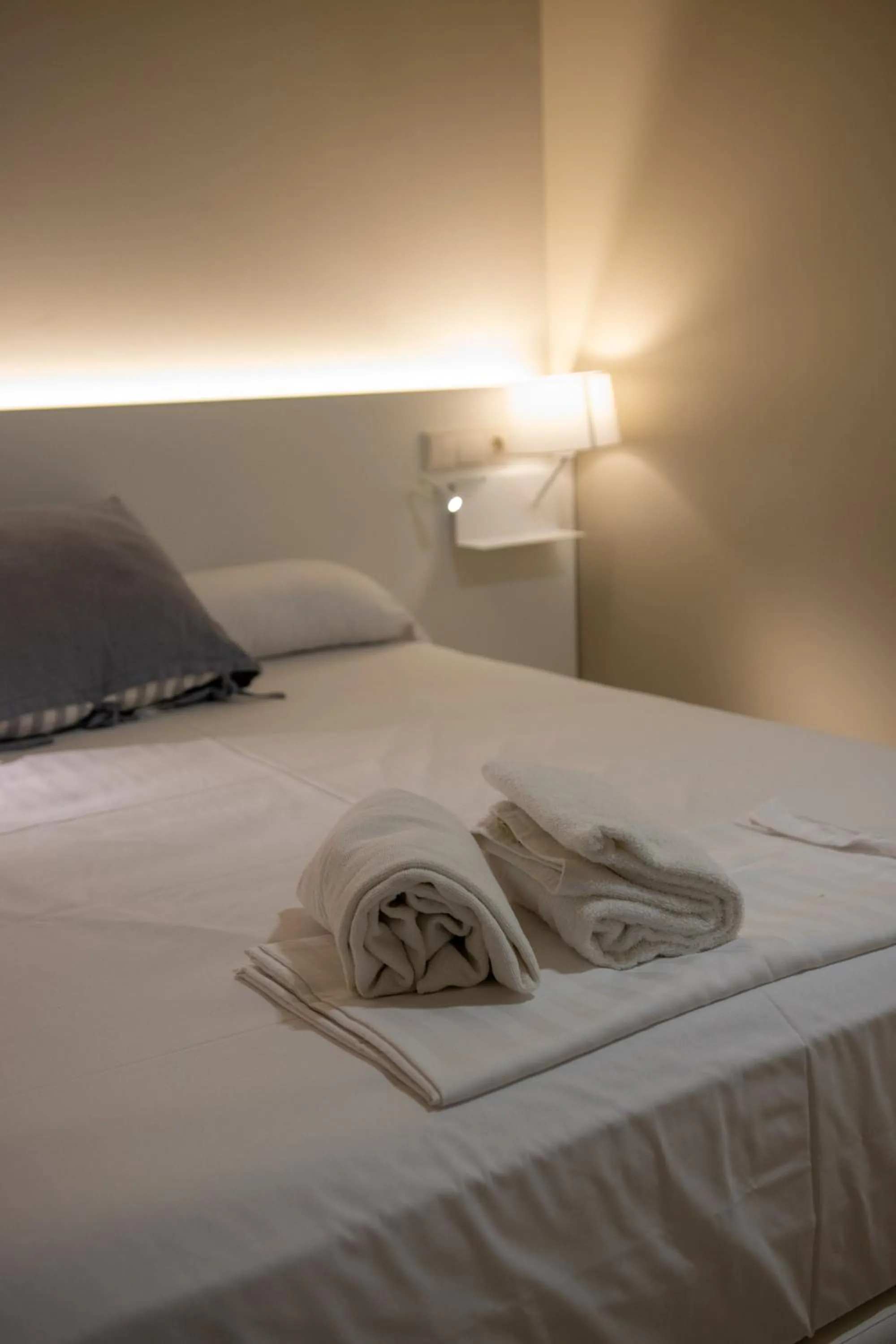 Bed in Daro Apartments