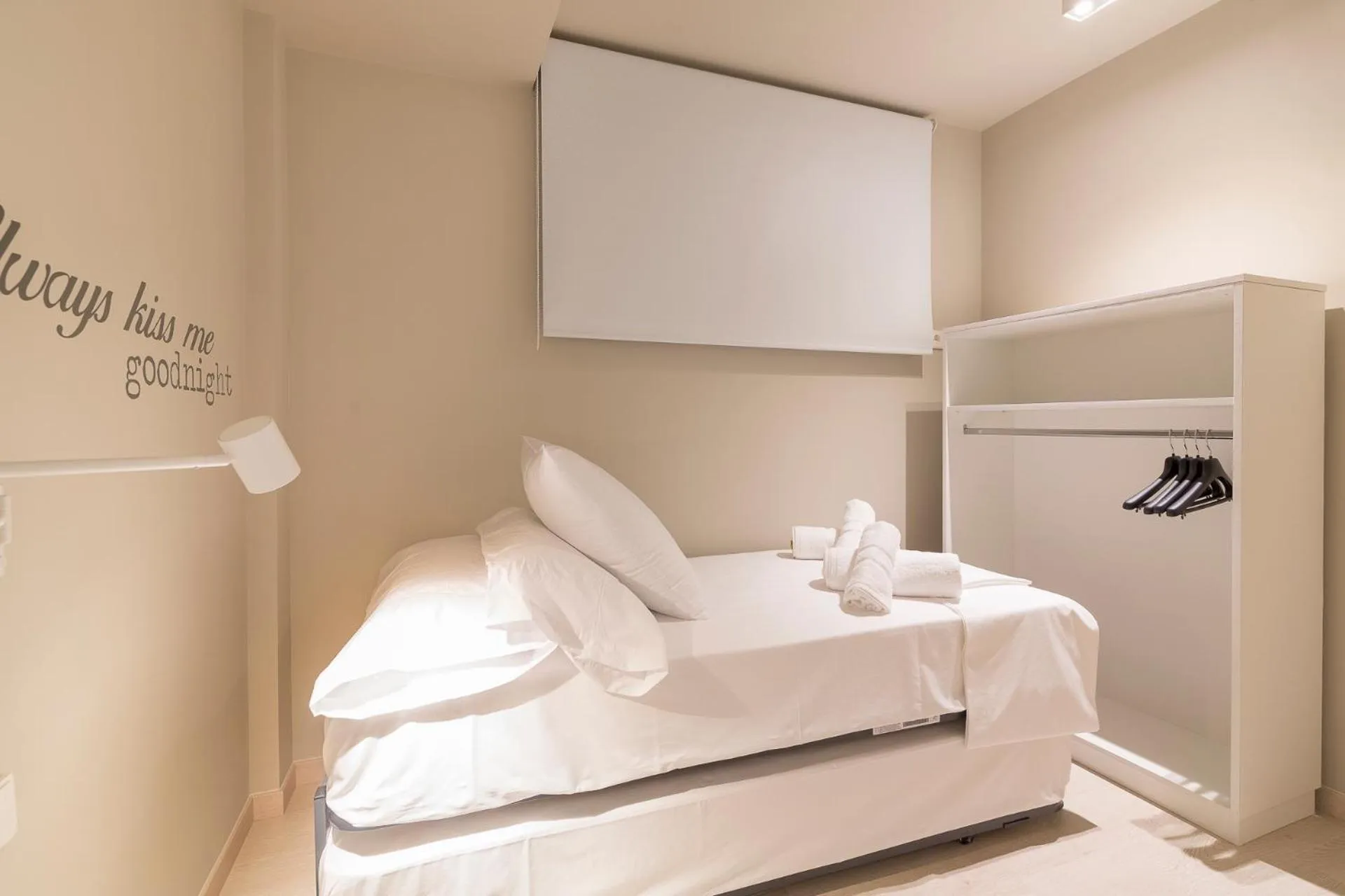 Bed in Daro Apartments