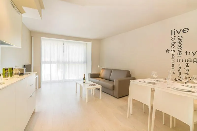 Dining area in Daro Apartments