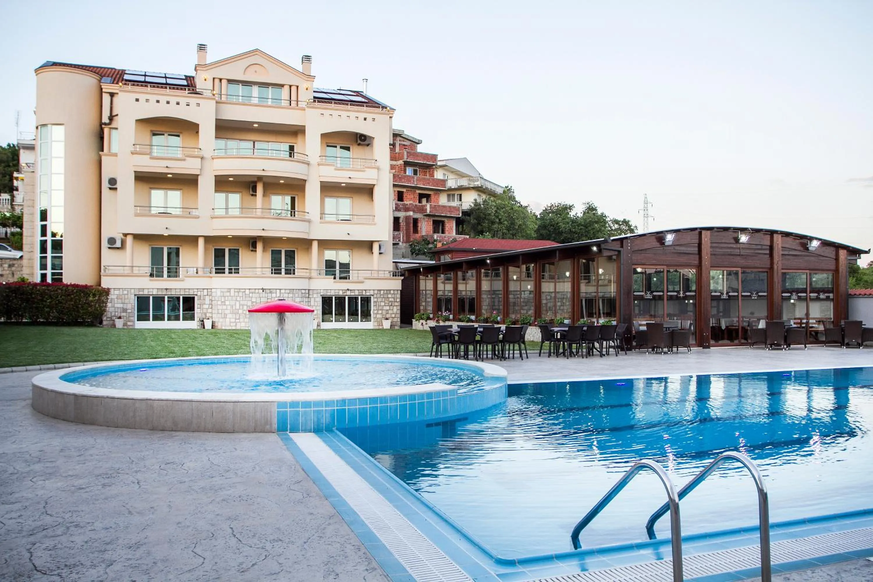 Restaurant/places to eat in Apart Hotel Llolla