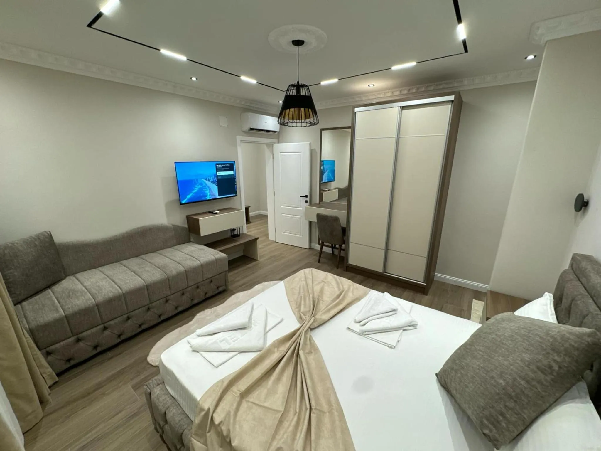 Bed in Apart Hotel Llolla