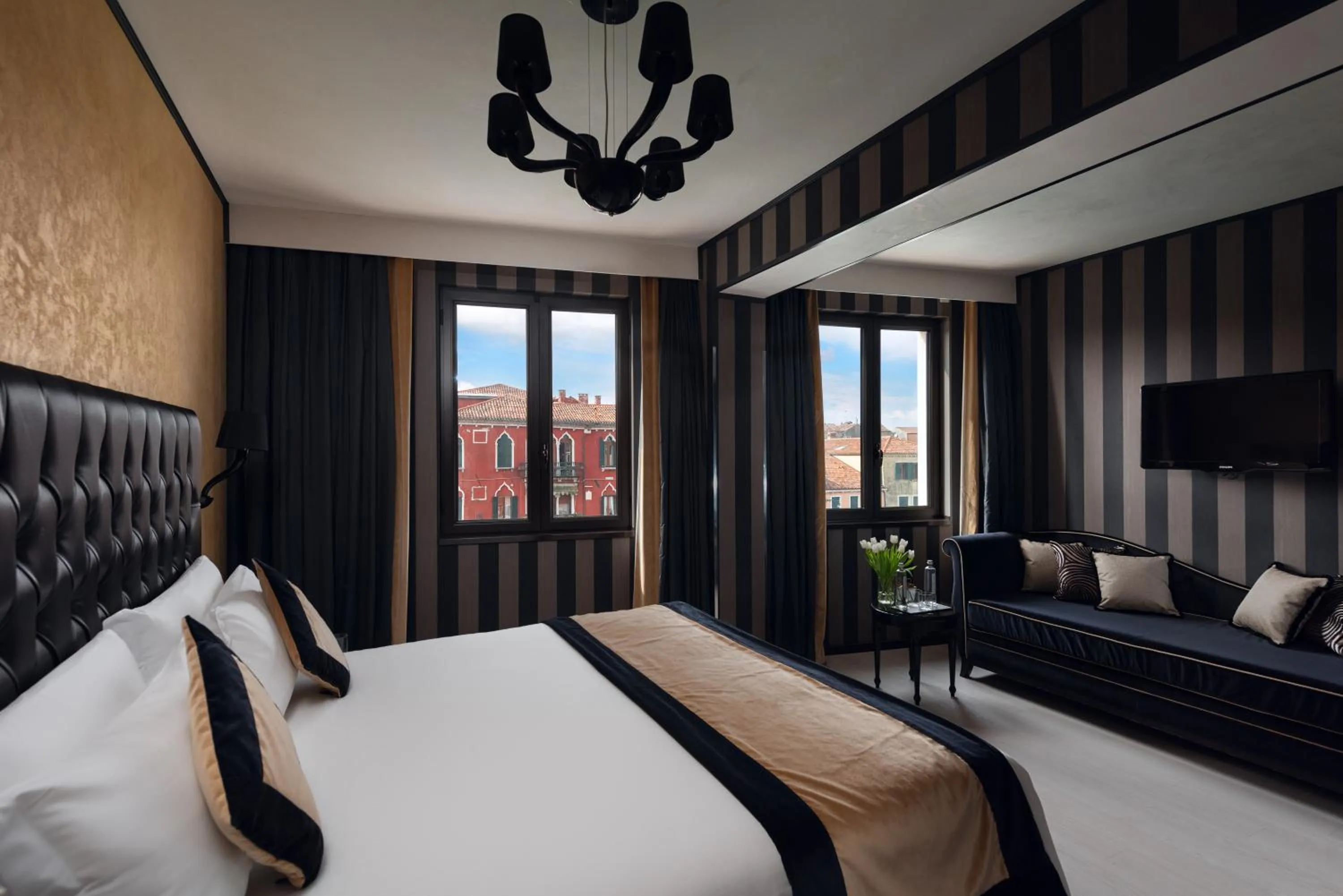 View (from property/room), Bed in Carnival Palace - Venice Collection