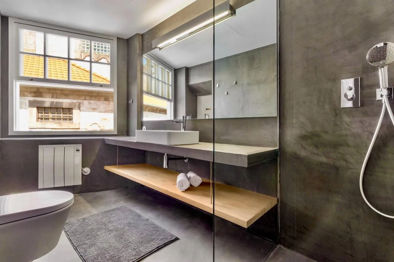 Toilet in Douro River Studios