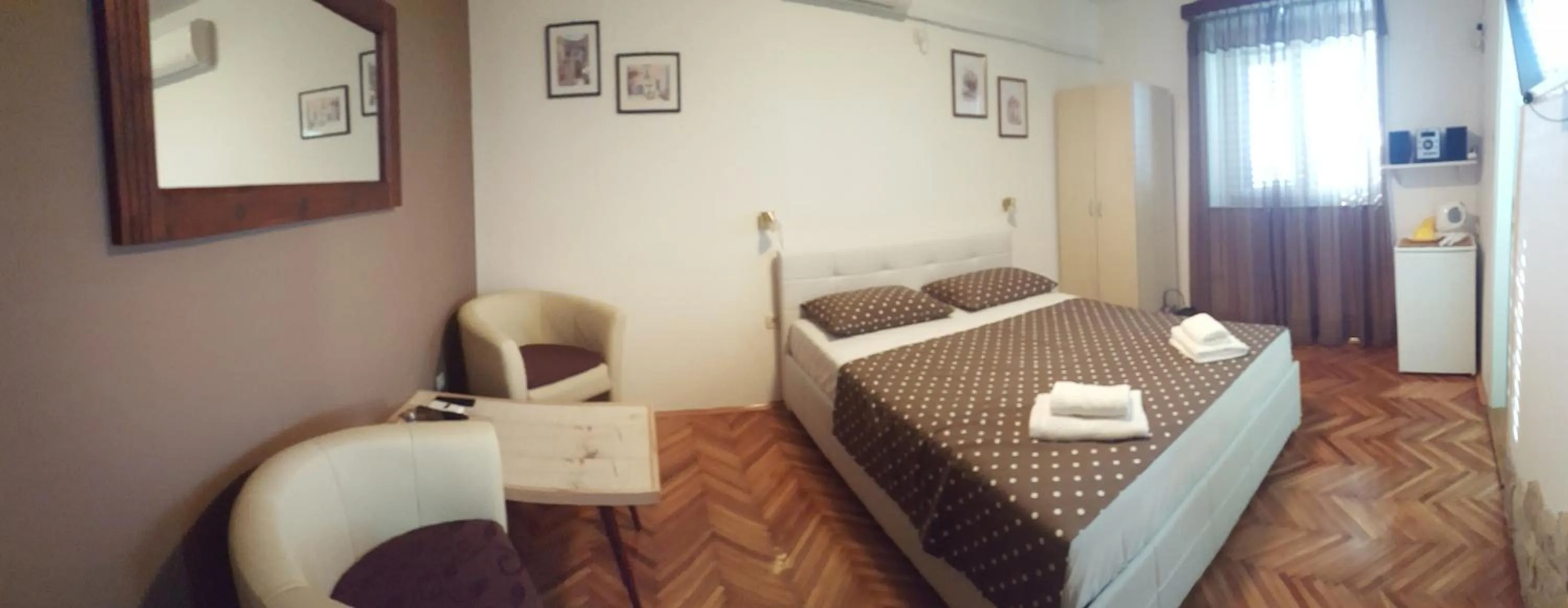 Double Room in Apartments Ana+3