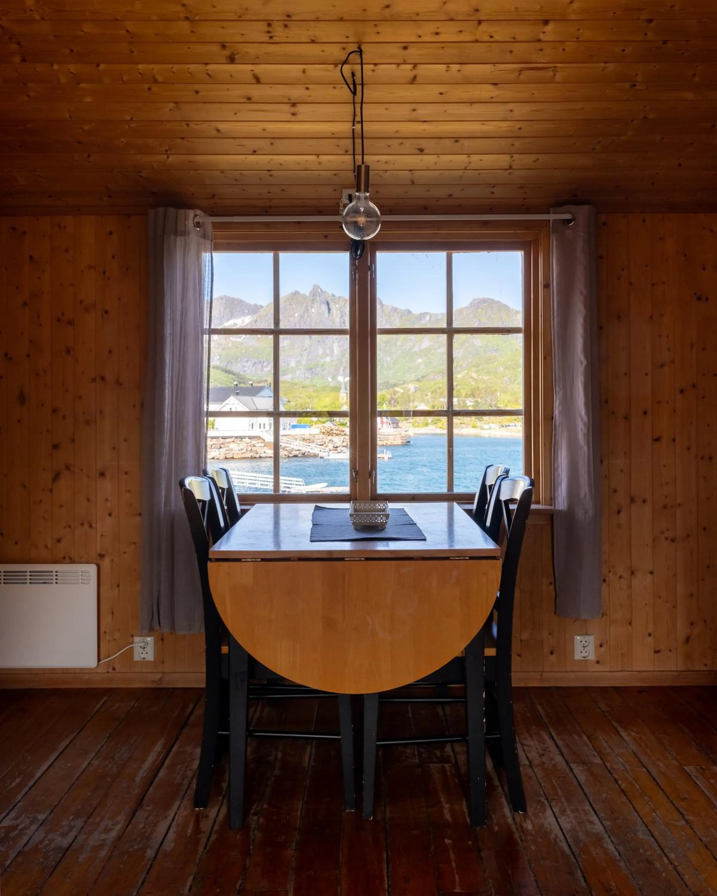 Dining area in Statsbuene i Kabelvåg
