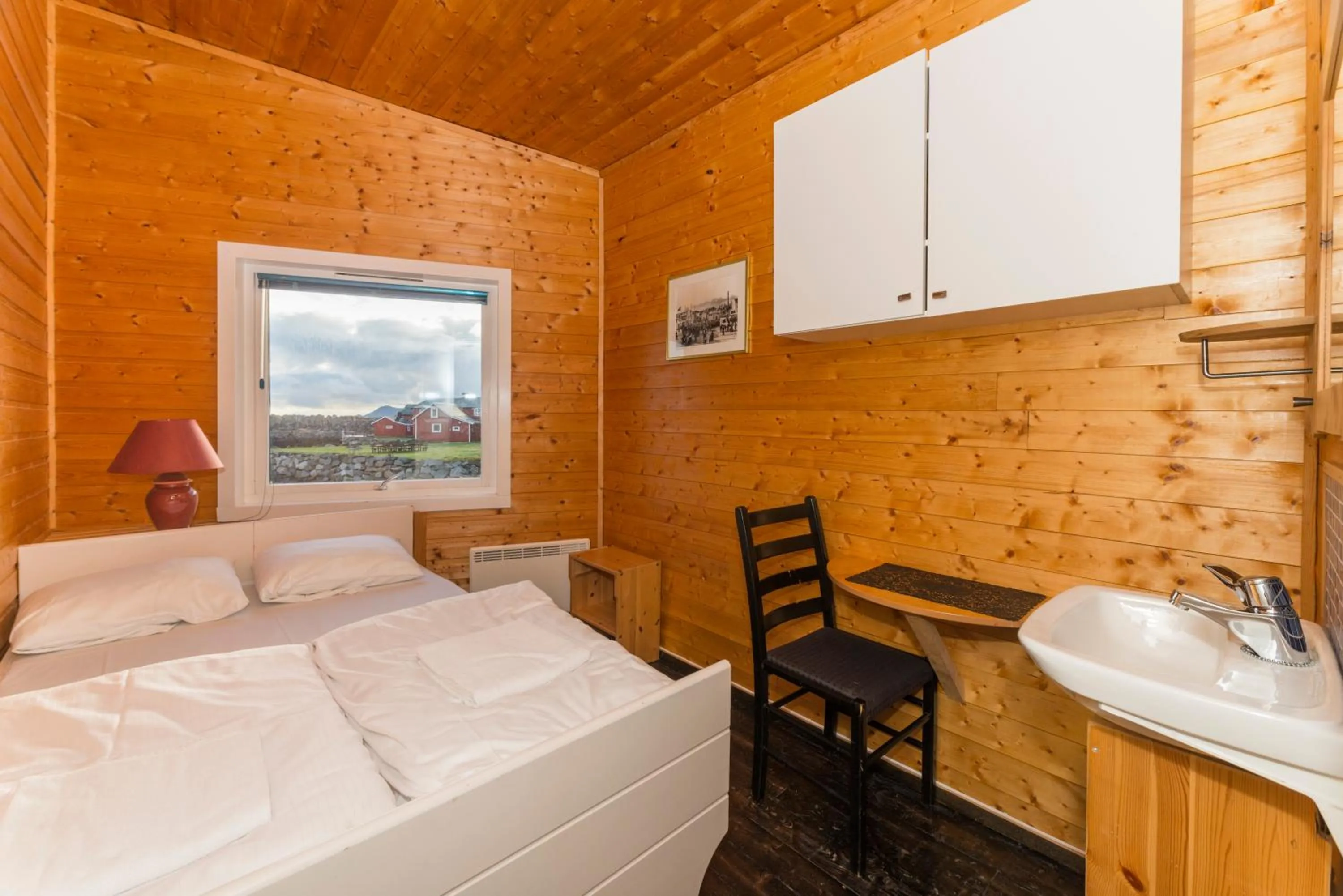 Photo of the whole room, Bed in Statsbuene i Kabelvåg