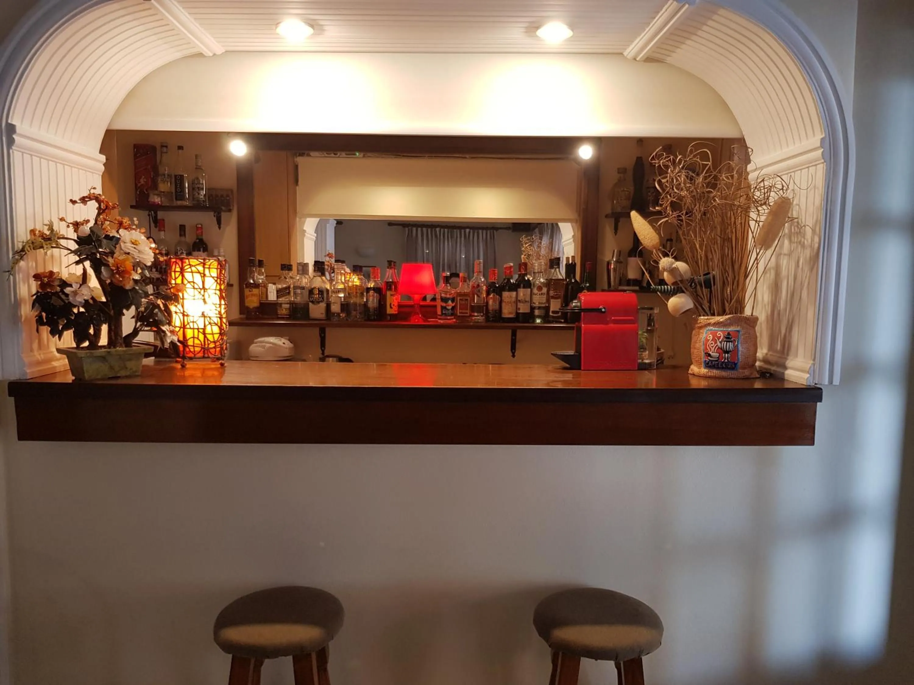 Restaurant/places to eat in Abelonas Village