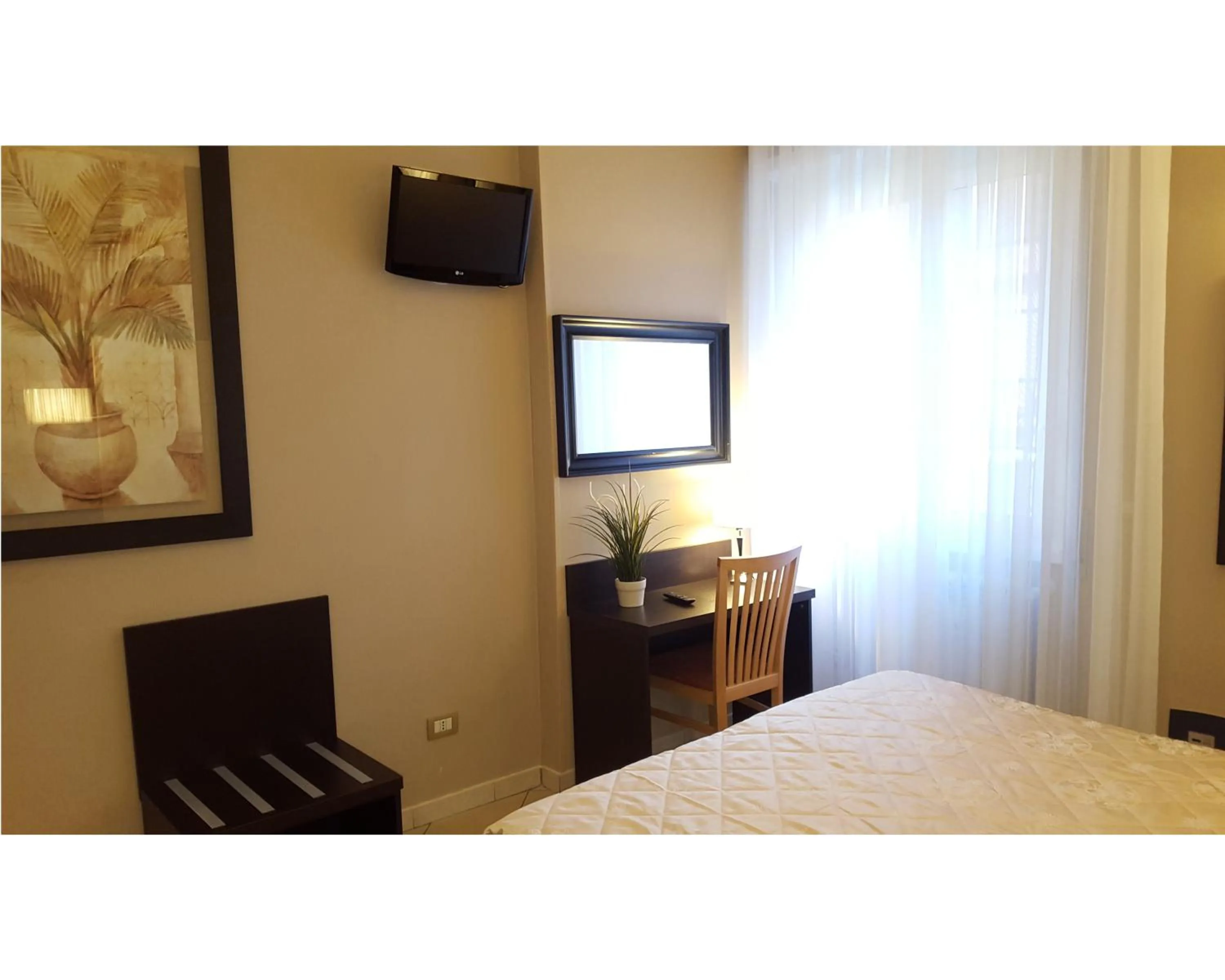 Photo of the whole room, Bed in B&B Emozioni Romane