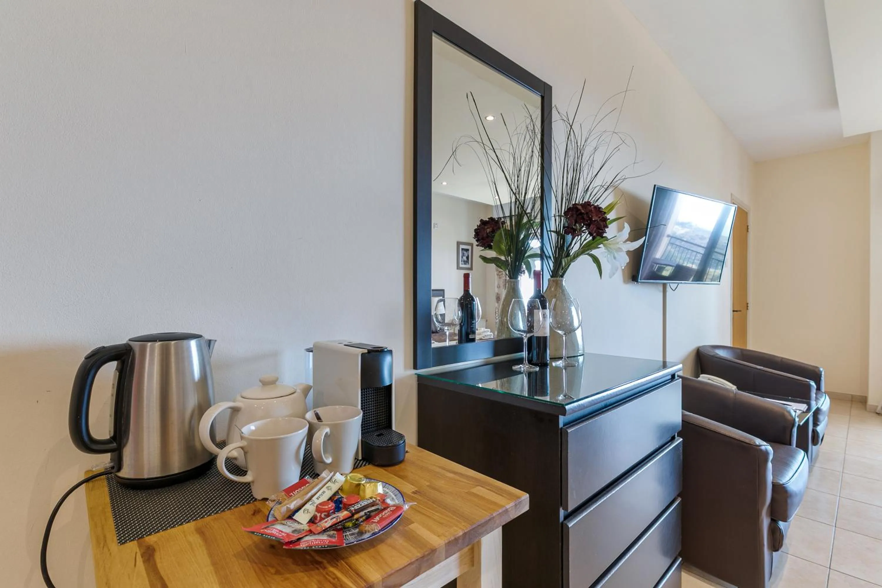 Hill View Hotel Apartments