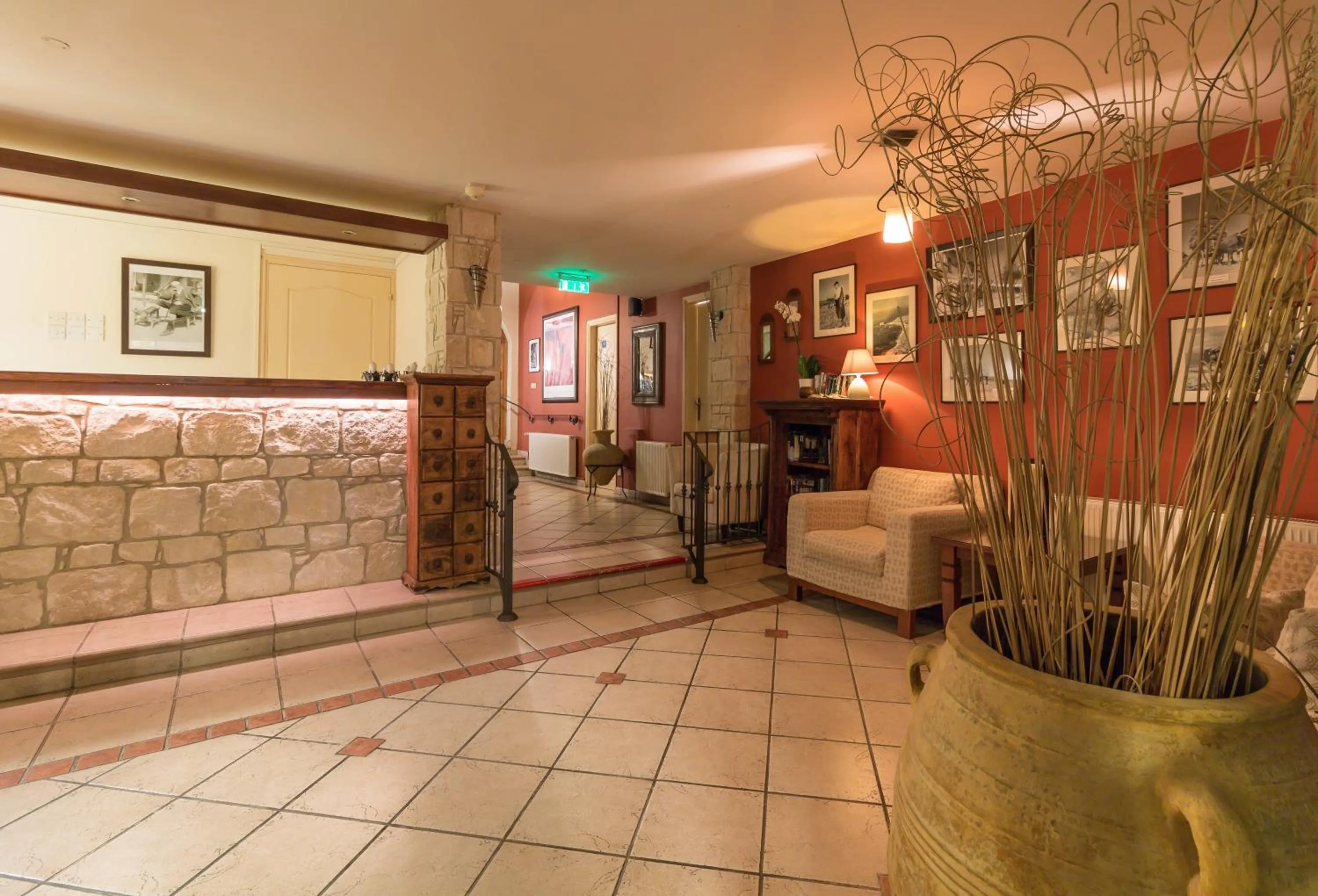 Lobby or reception in Hill View Hotel Apartments