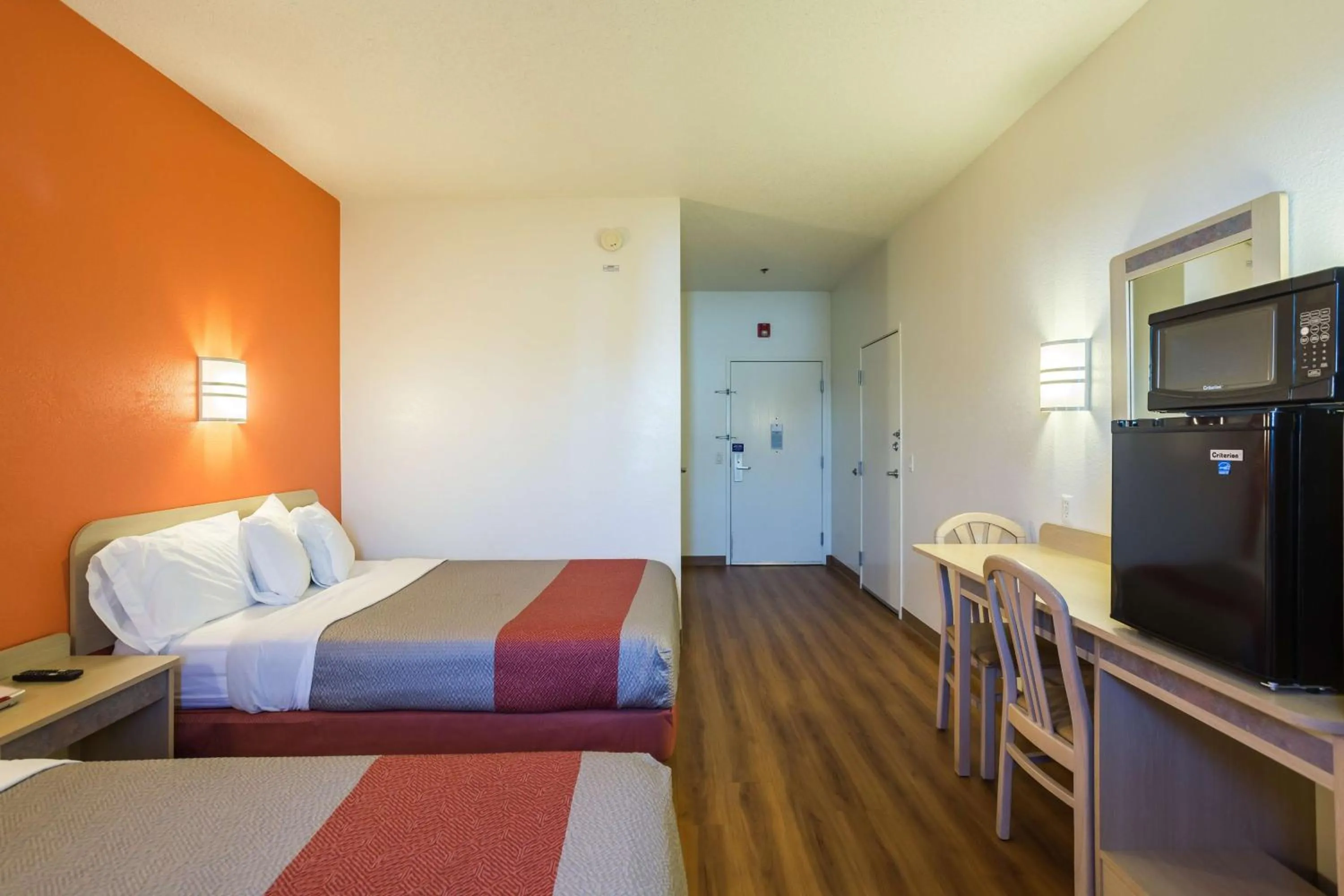 Photo of the whole room, Bed in Motel 6 Dale, Indiana Near Holiday World and Splashing safari#Central Time #I64 Highway