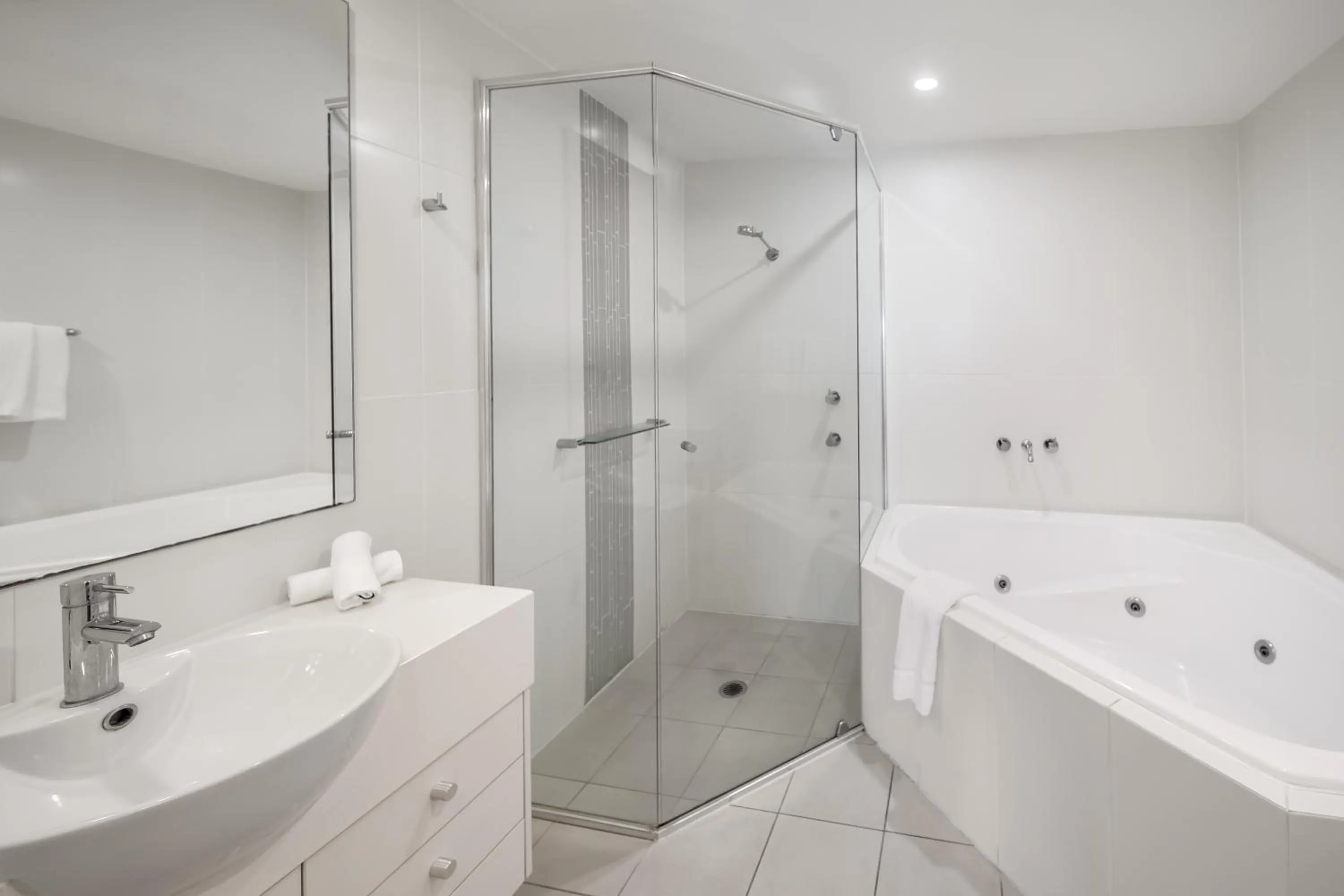 Shower in Oaks Port Stephens Pacific Blue Resort