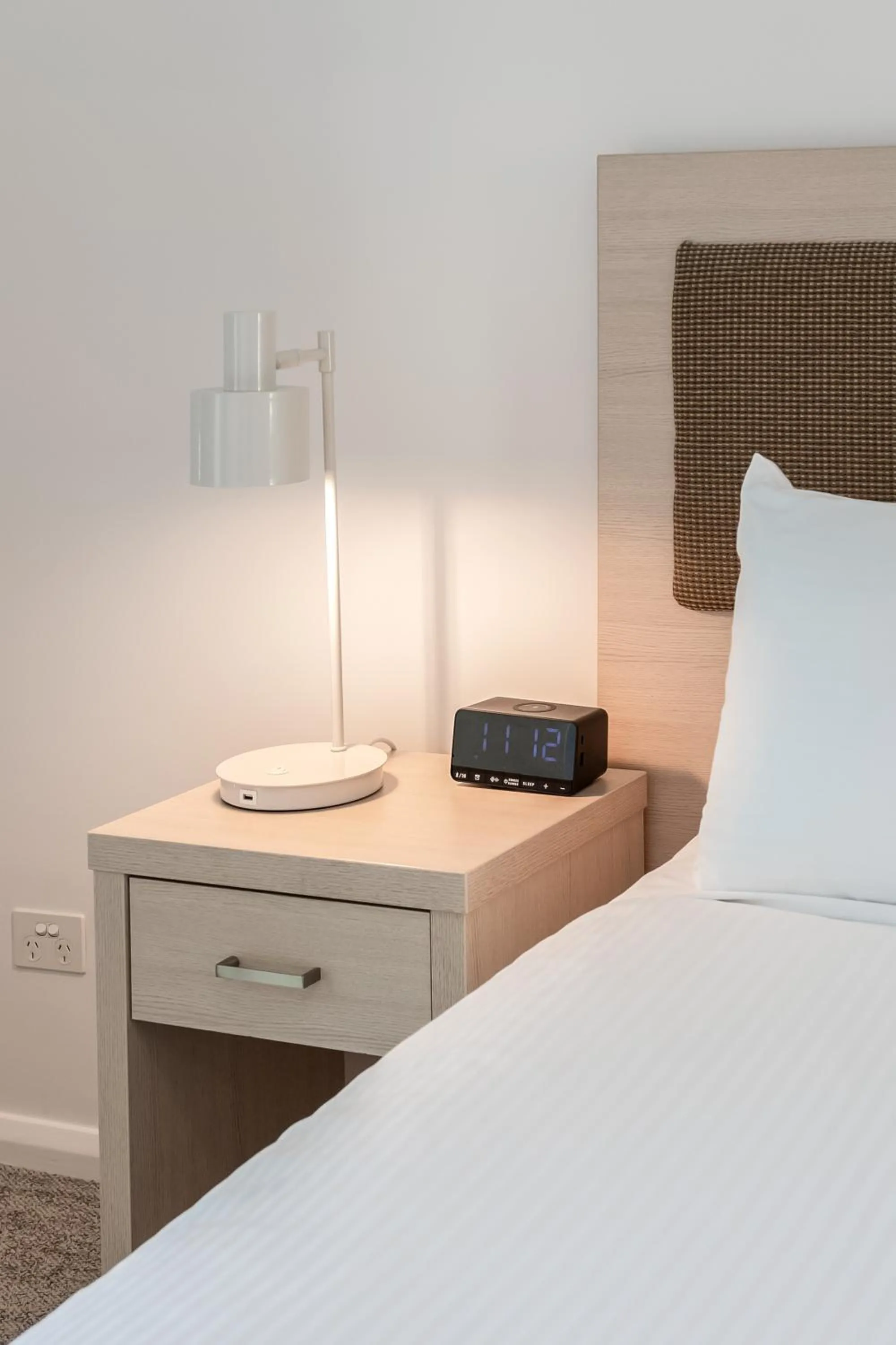 hair dresser, Bed in Oaks Port Stephens Pacific Blue Resort