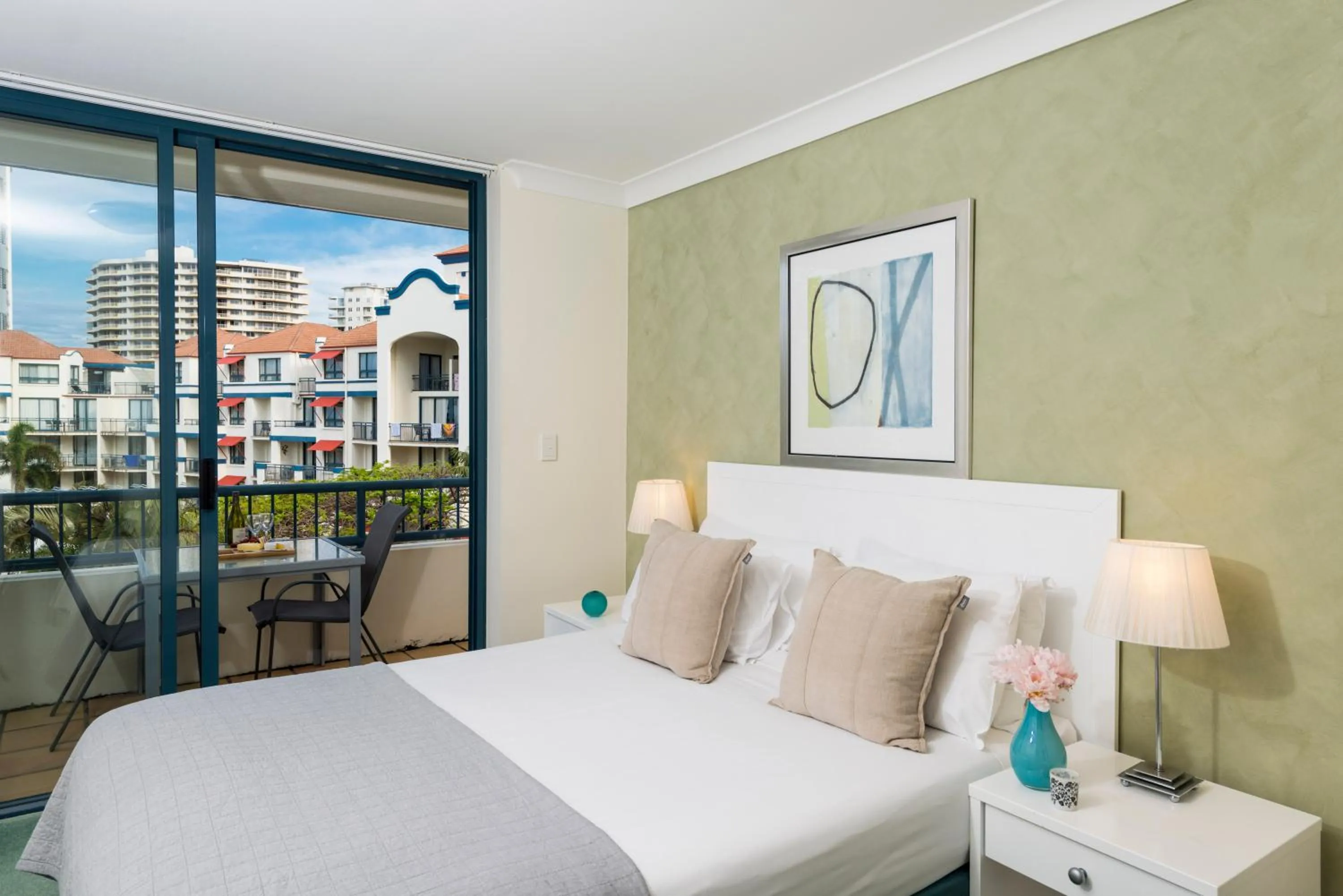 Bedroom, Bed in Oaks Gold Coast Calypso Plaza Suites