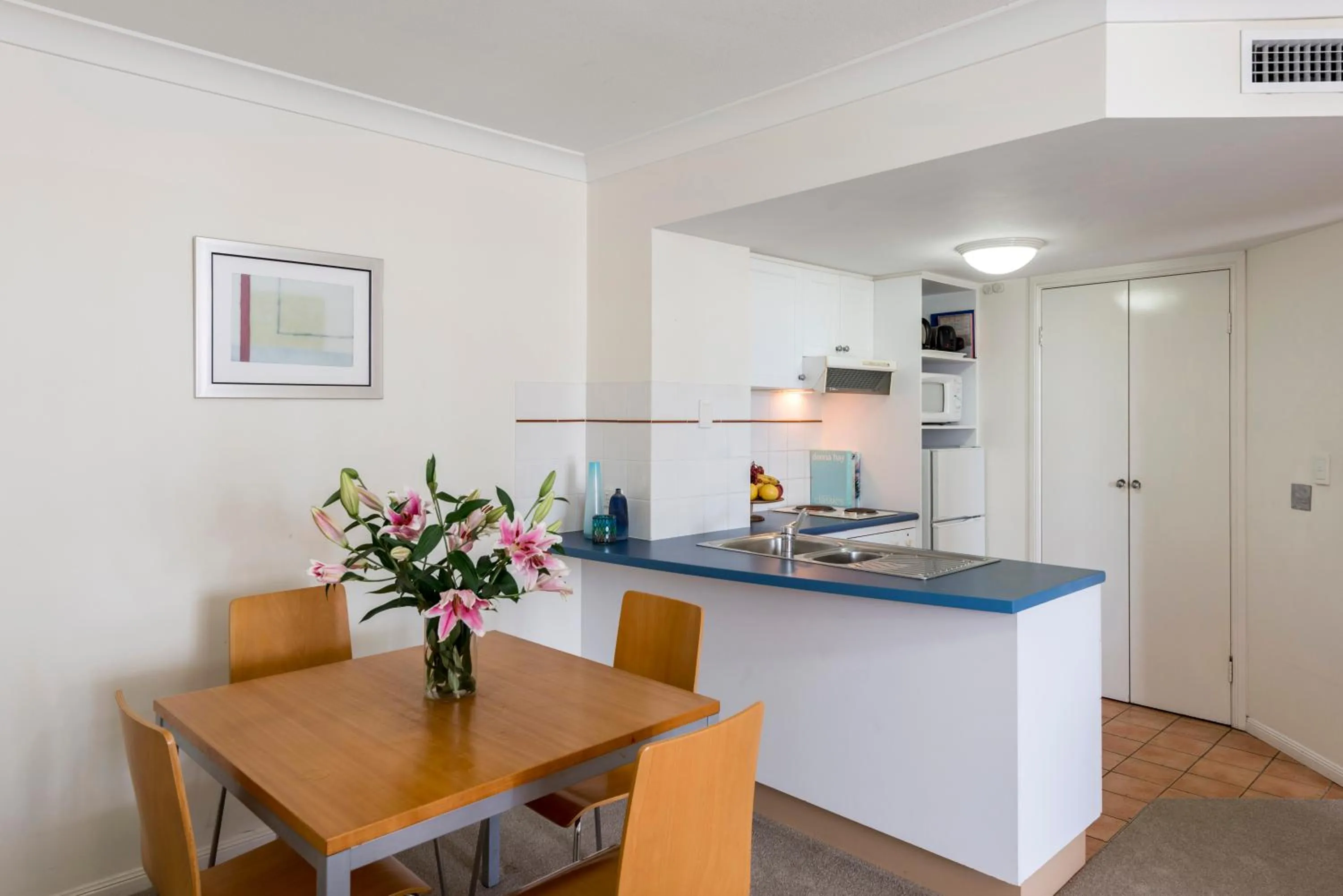 Kitchen or kitchenette in Oaks Gold Coast Calypso Plaza Suites