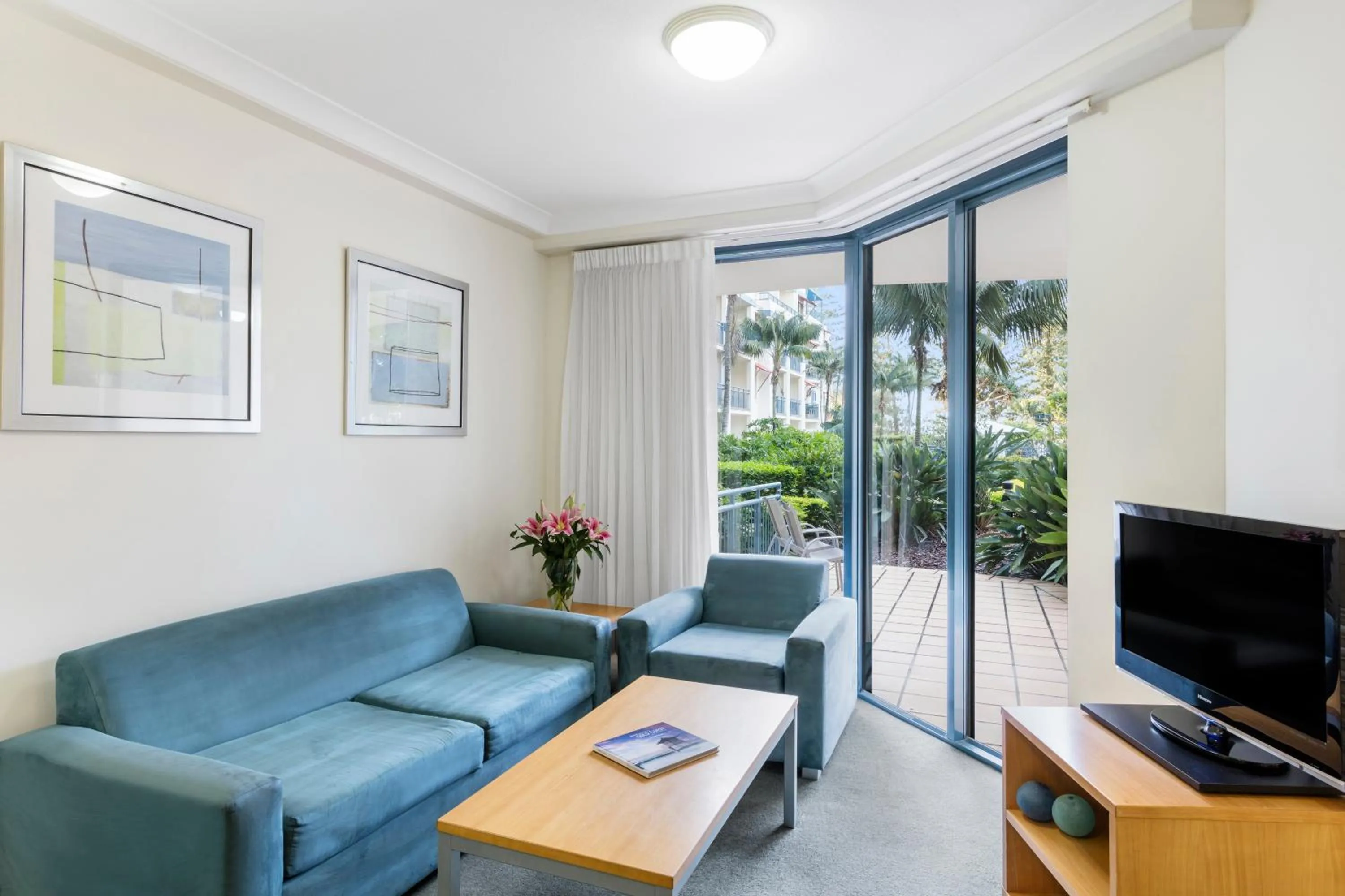 Living room in Oaks Gold Coast Calypso Plaza Suites