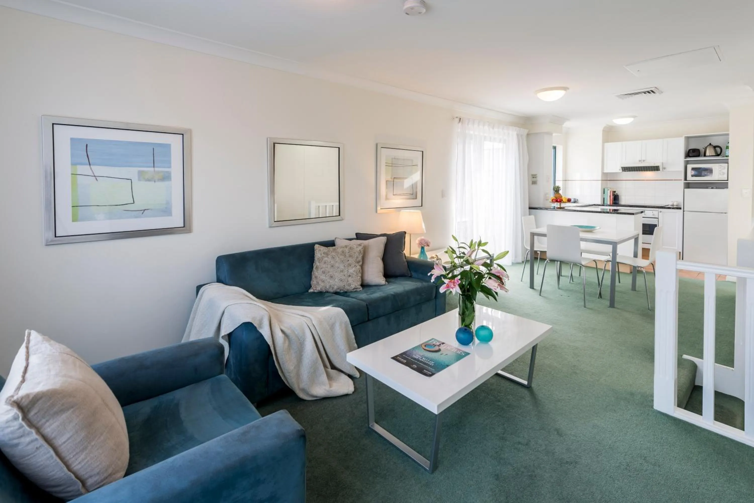 Seating area in Oaks Gold Coast Calypso Plaza Suites