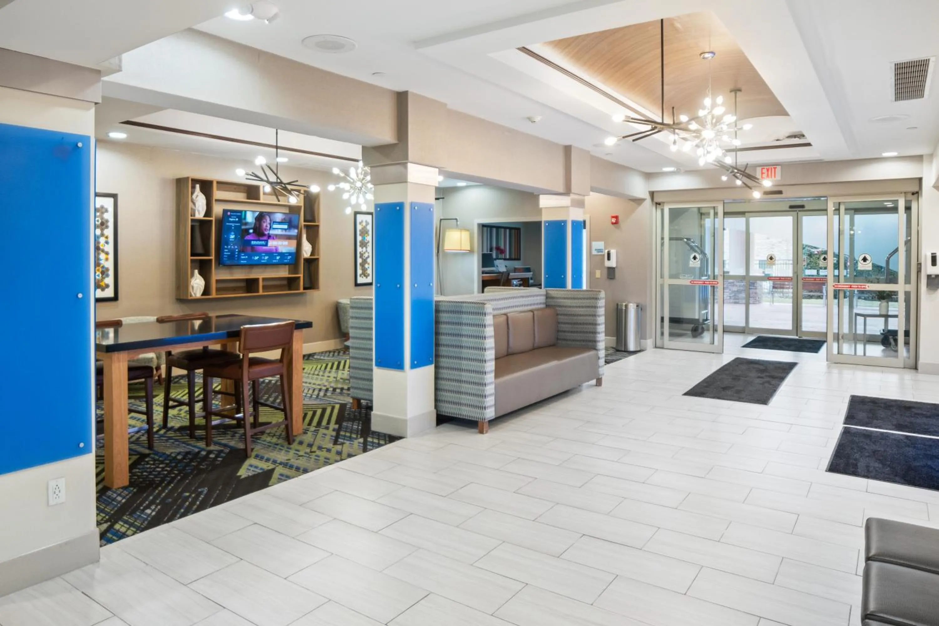 Holiday Inn Express and Suites Stroudsburg-Poconos by IHG