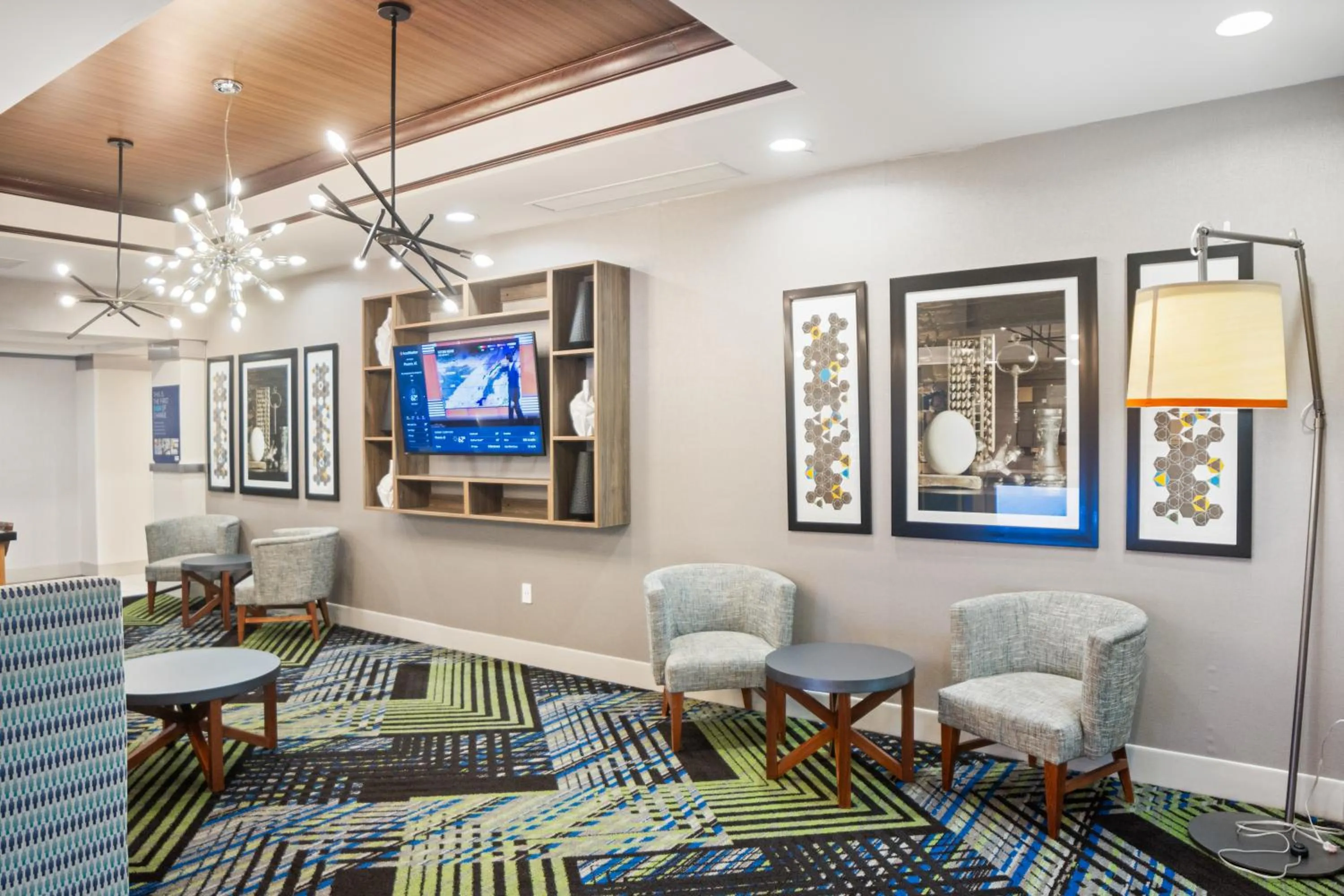 Property building in Holiday Inn Express and Suites Stroudsburg-Poconos by IHG