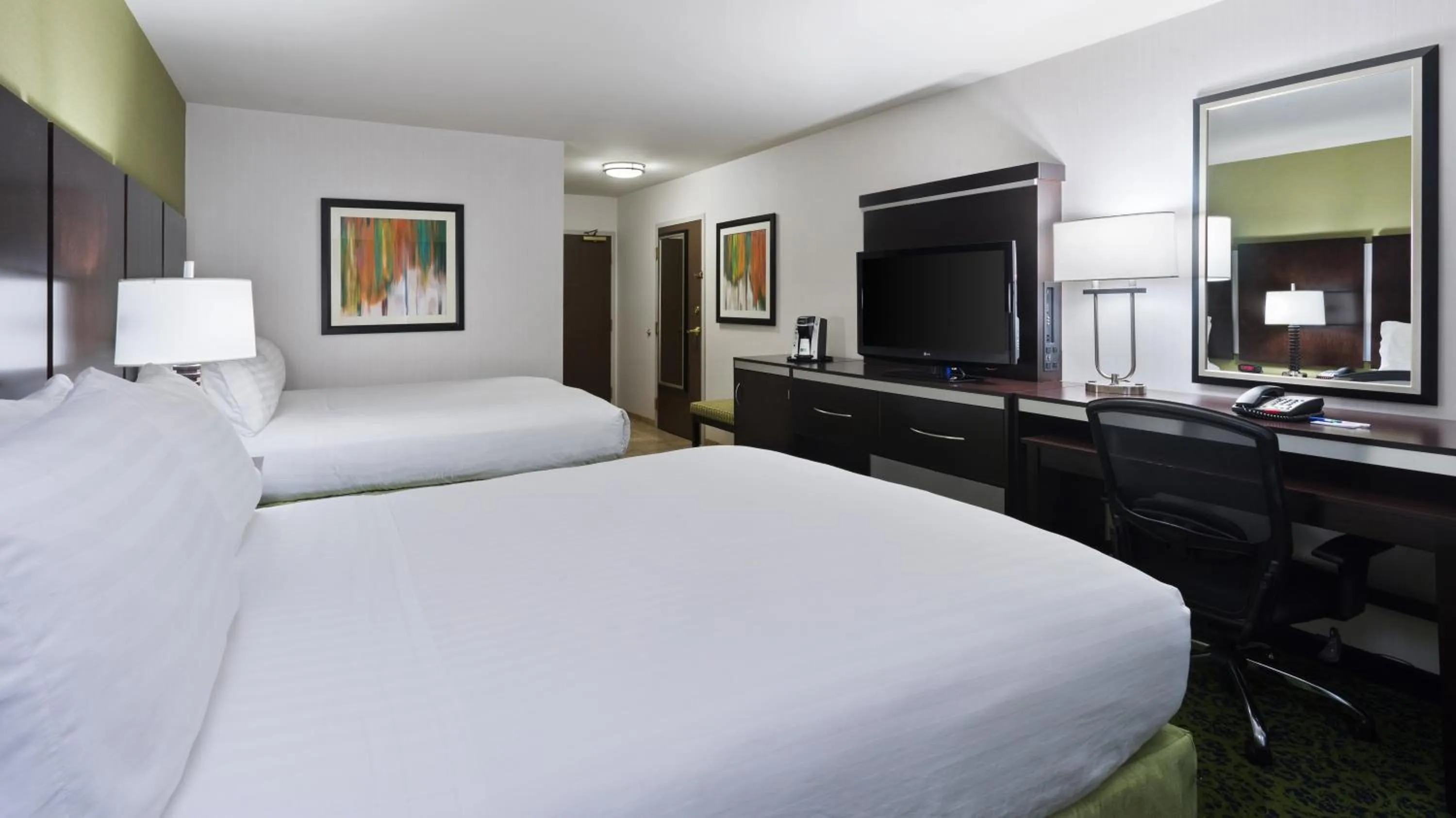 Photo of the whole room in Holiday Inn Express and Suites Stroudsburg-Poconos by IHG