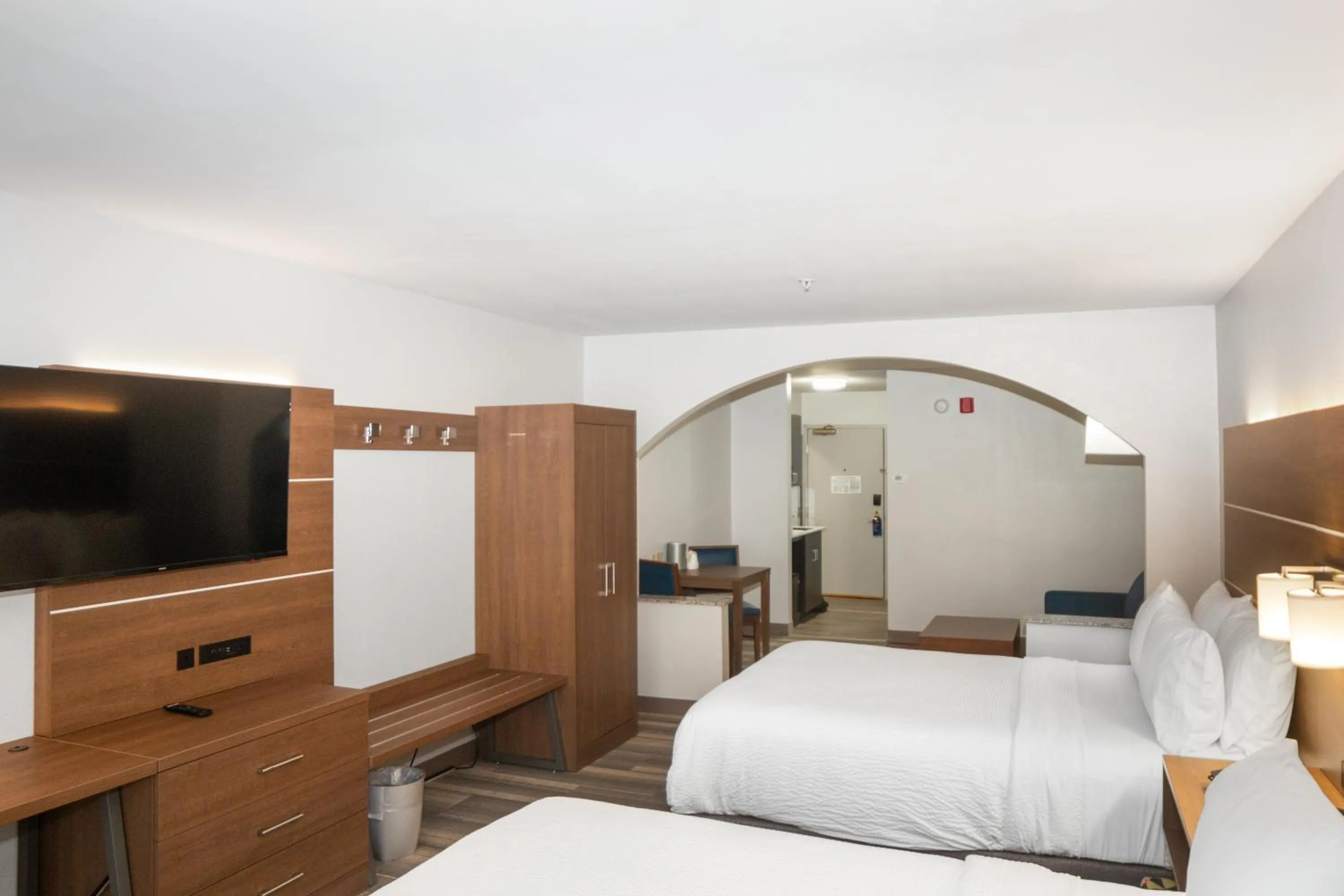 Holiday Inn Express and Suites Stroudsburg-Poconos by IHG