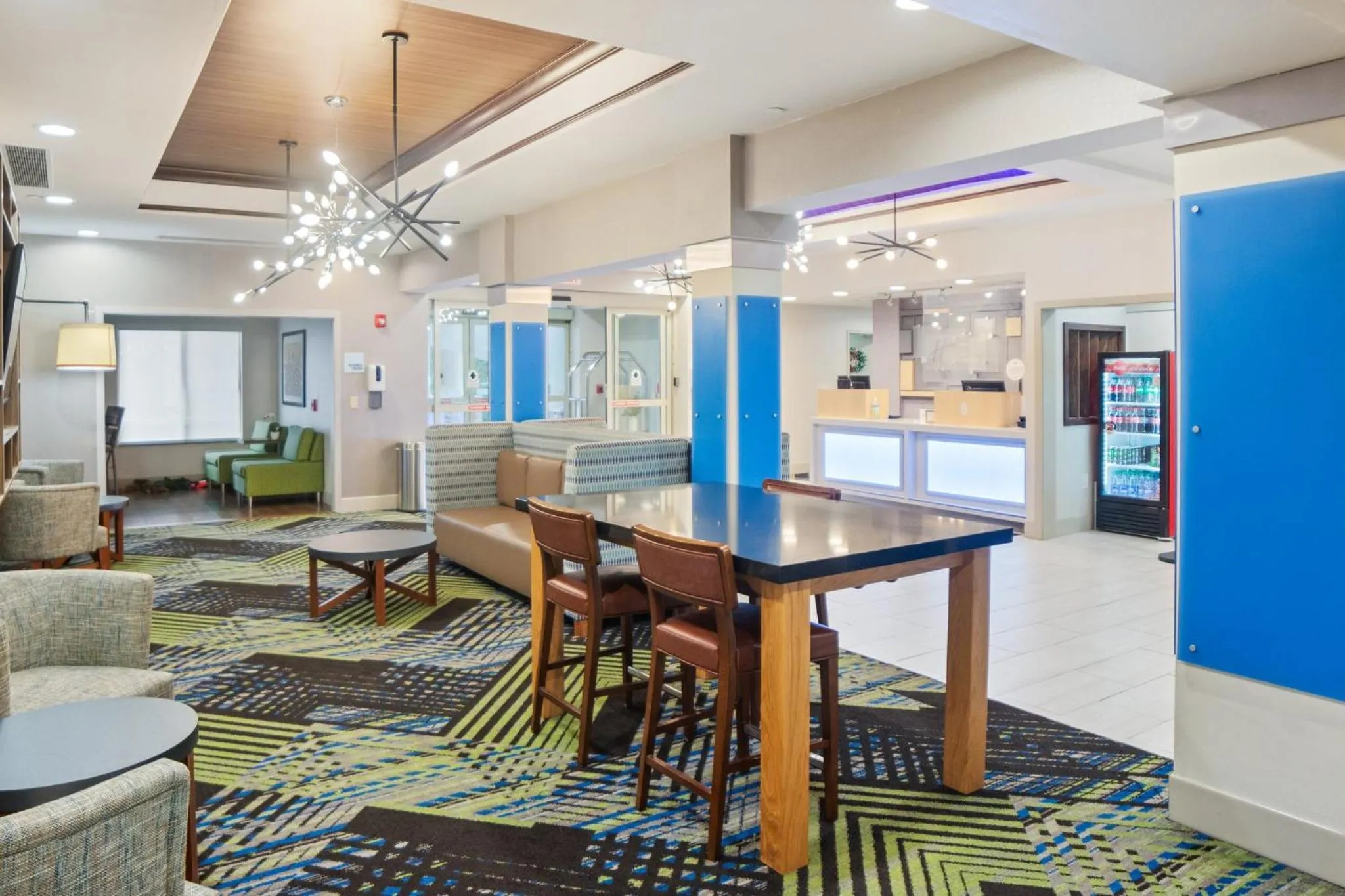 Property building in Holiday Inn Express and Suites Stroudsburg-Poconos by IHG