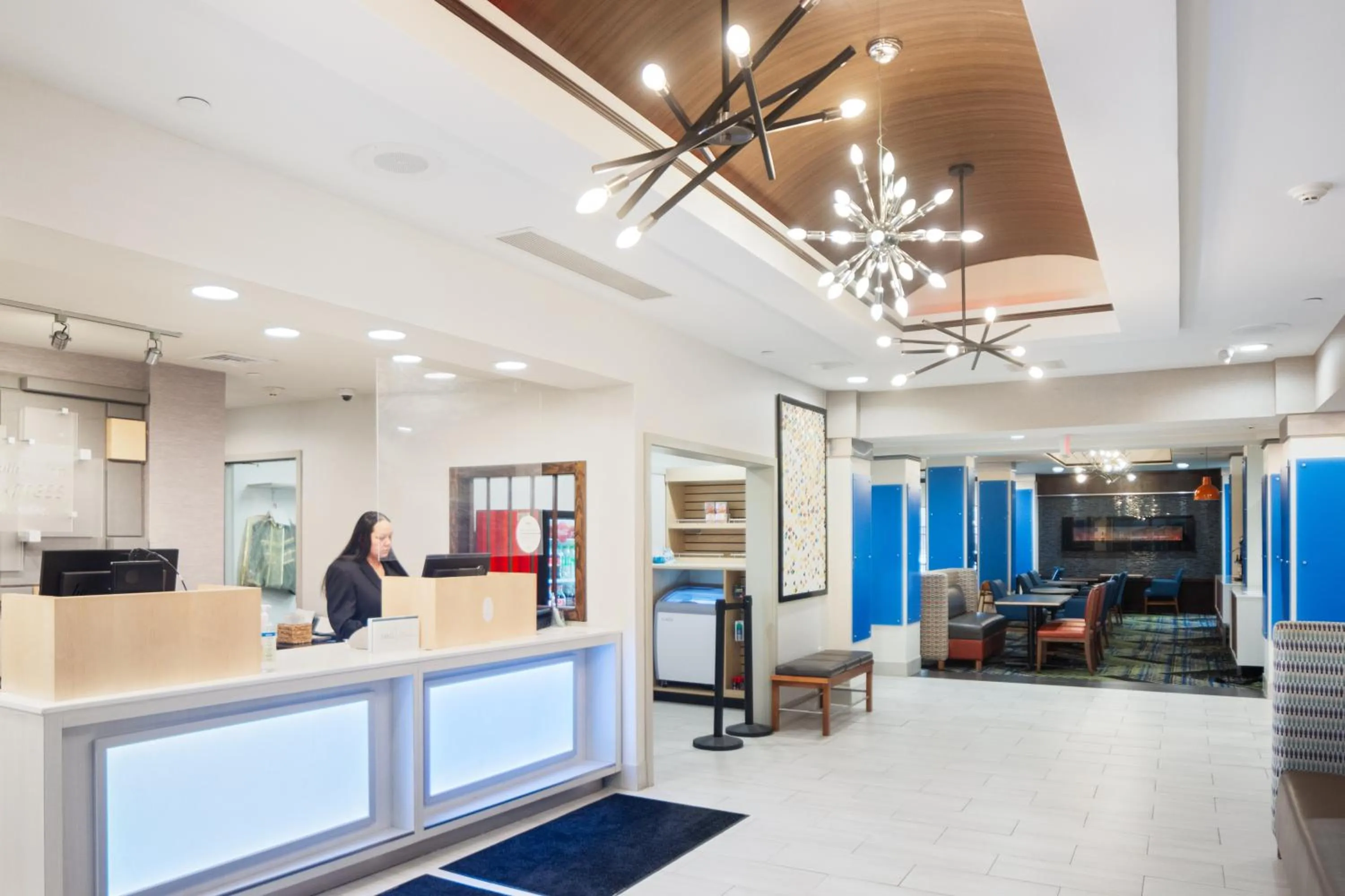 Property building in Holiday Inn Express and Suites Stroudsburg-Poconos by IHG