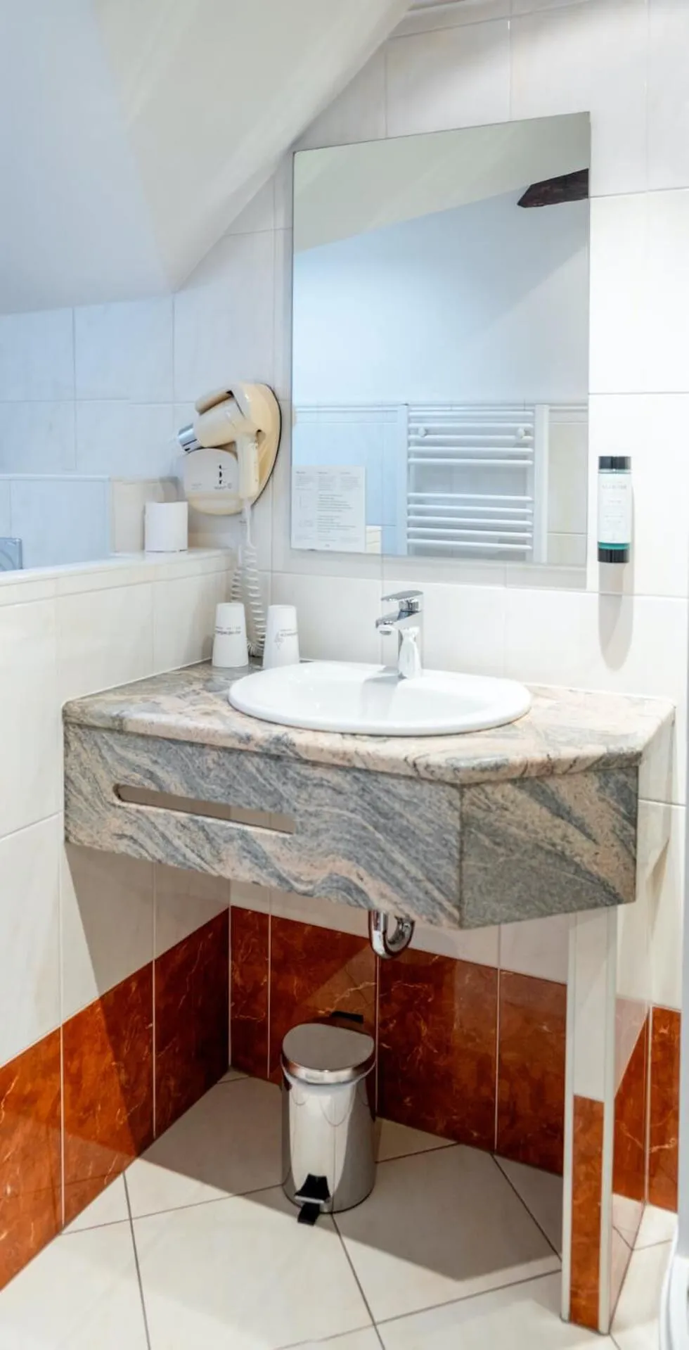 Shower in Hôtel au Heimbach