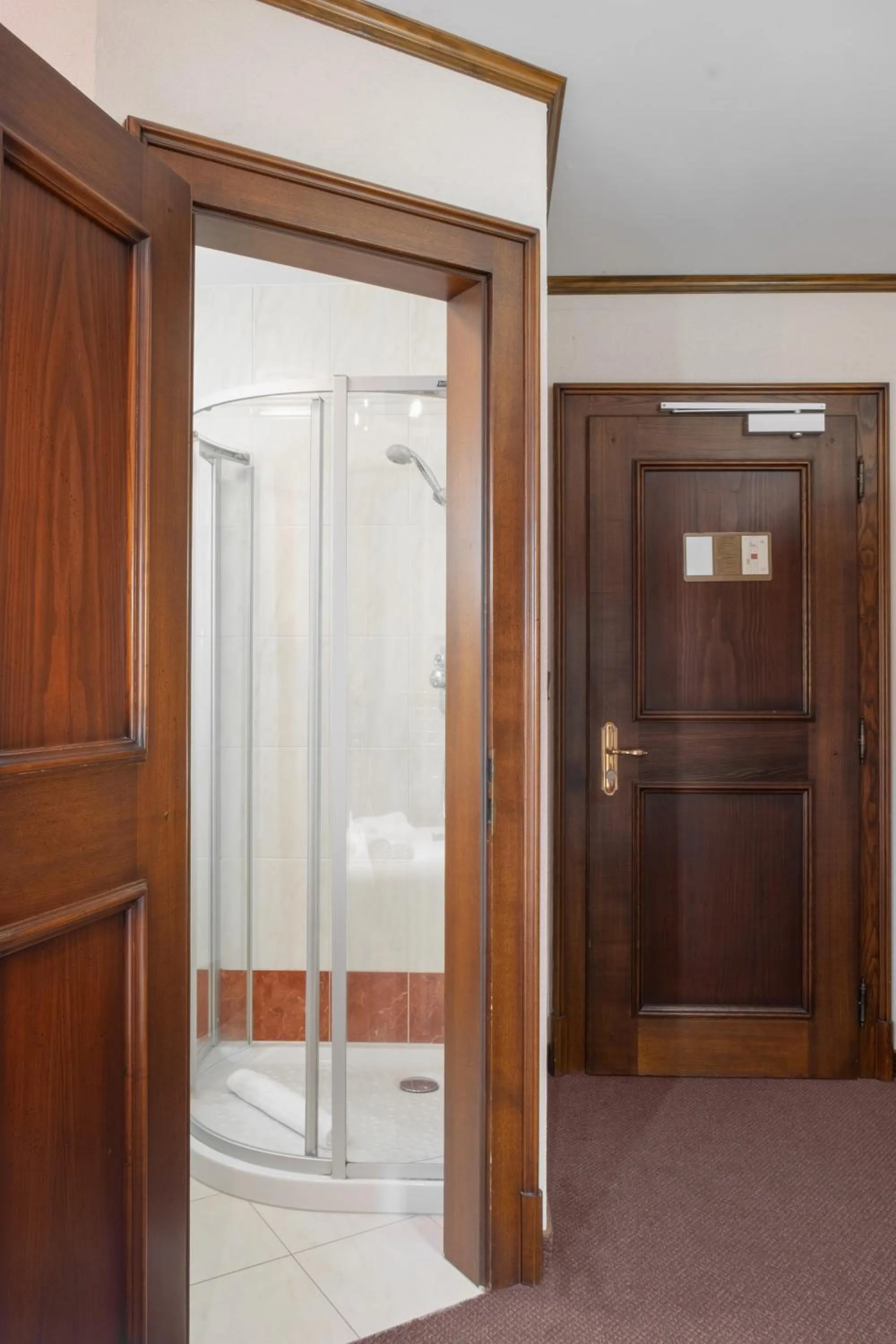 Shower in Hôtel au Heimbach