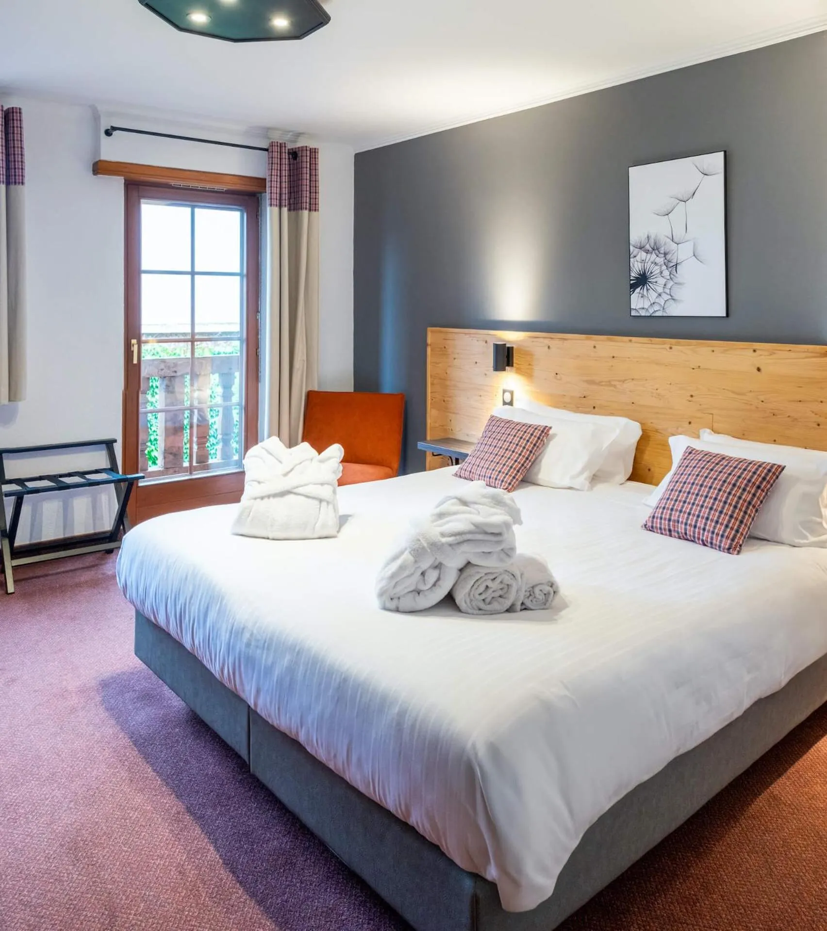 Property building, Bed in Hôtel au Heimbach