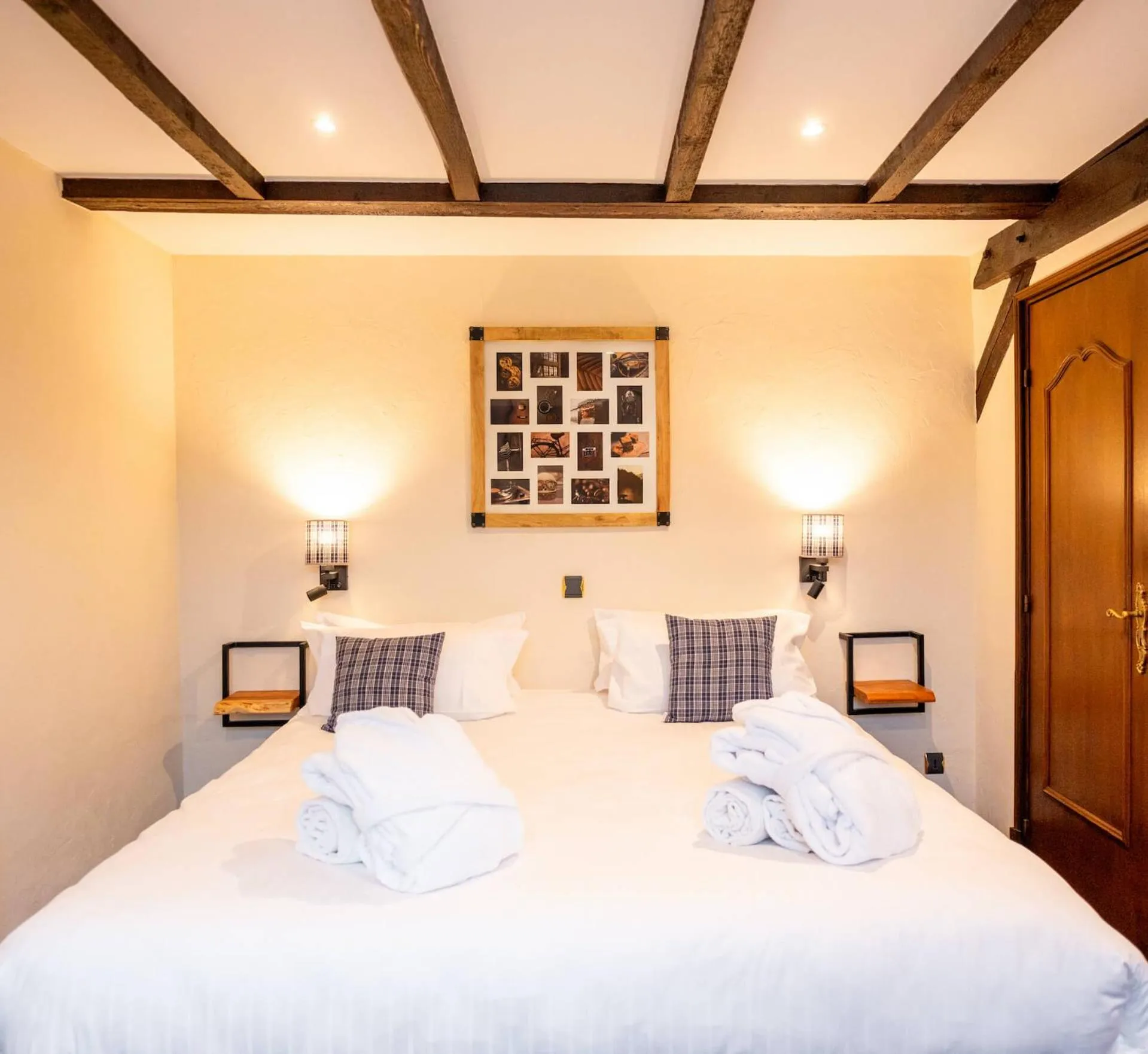 Property building, Bed in Hôtel au Heimbach