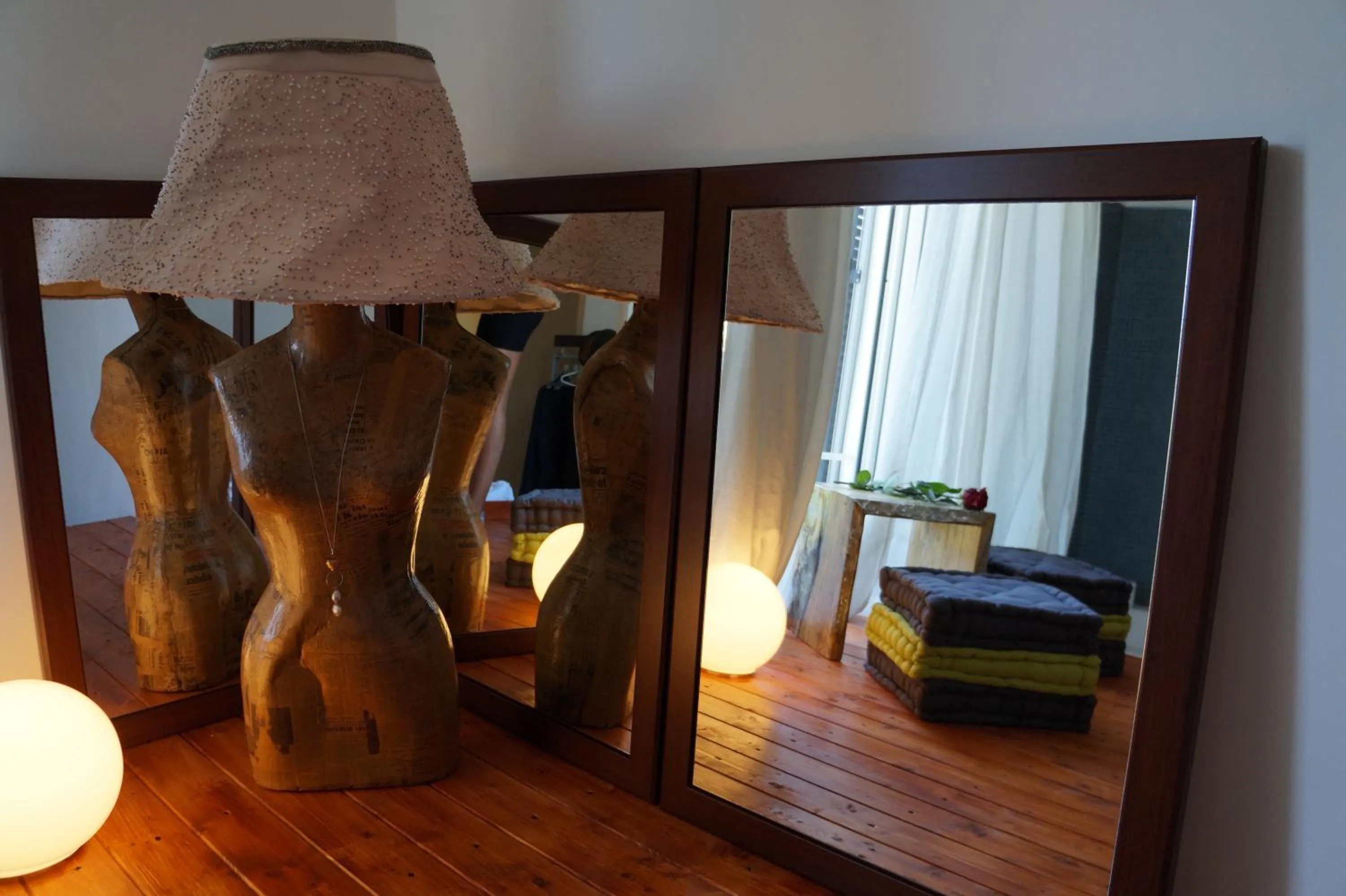 Decorative detail in Jacuzzi Rooms