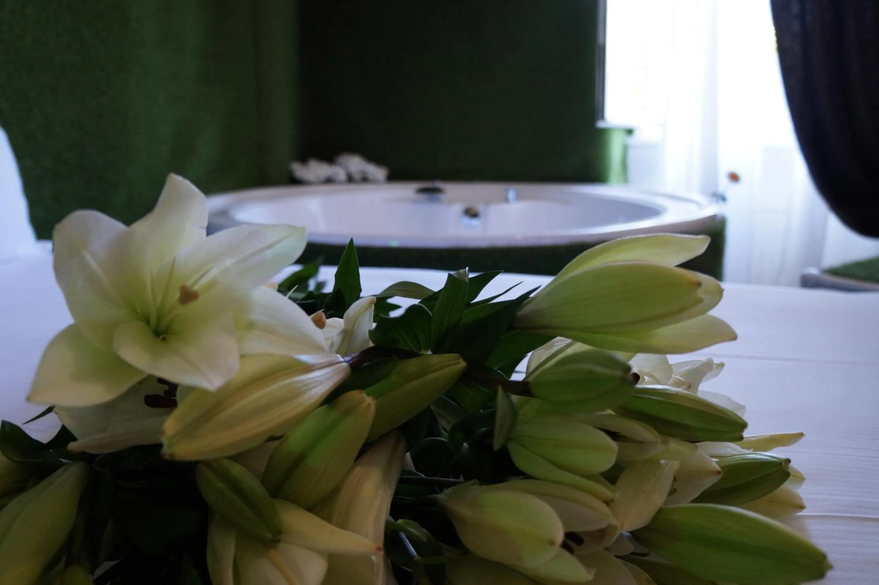 Hot Tub in Jacuzzi Rooms