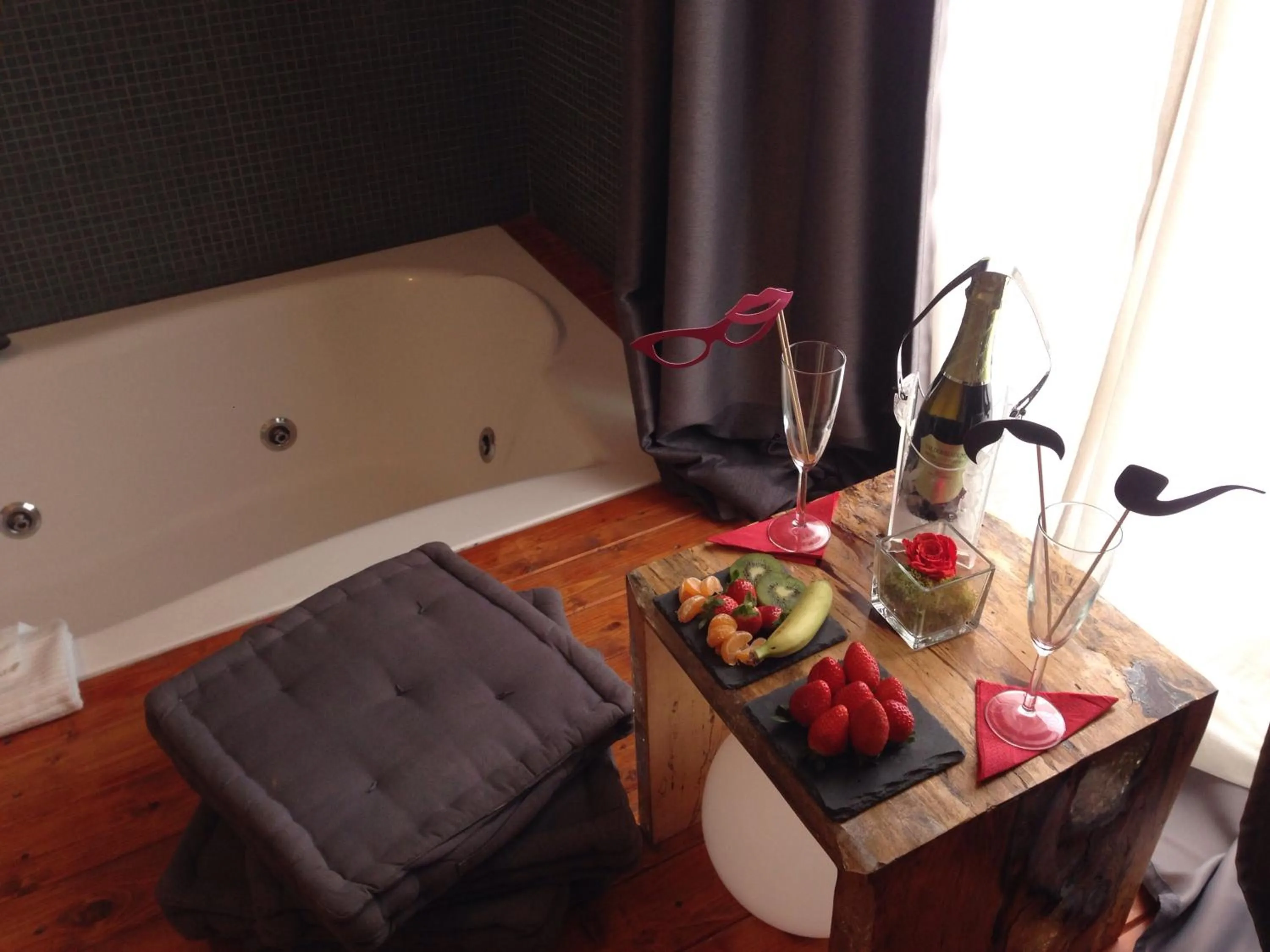 Hot Tub in Jacuzzi Rooms