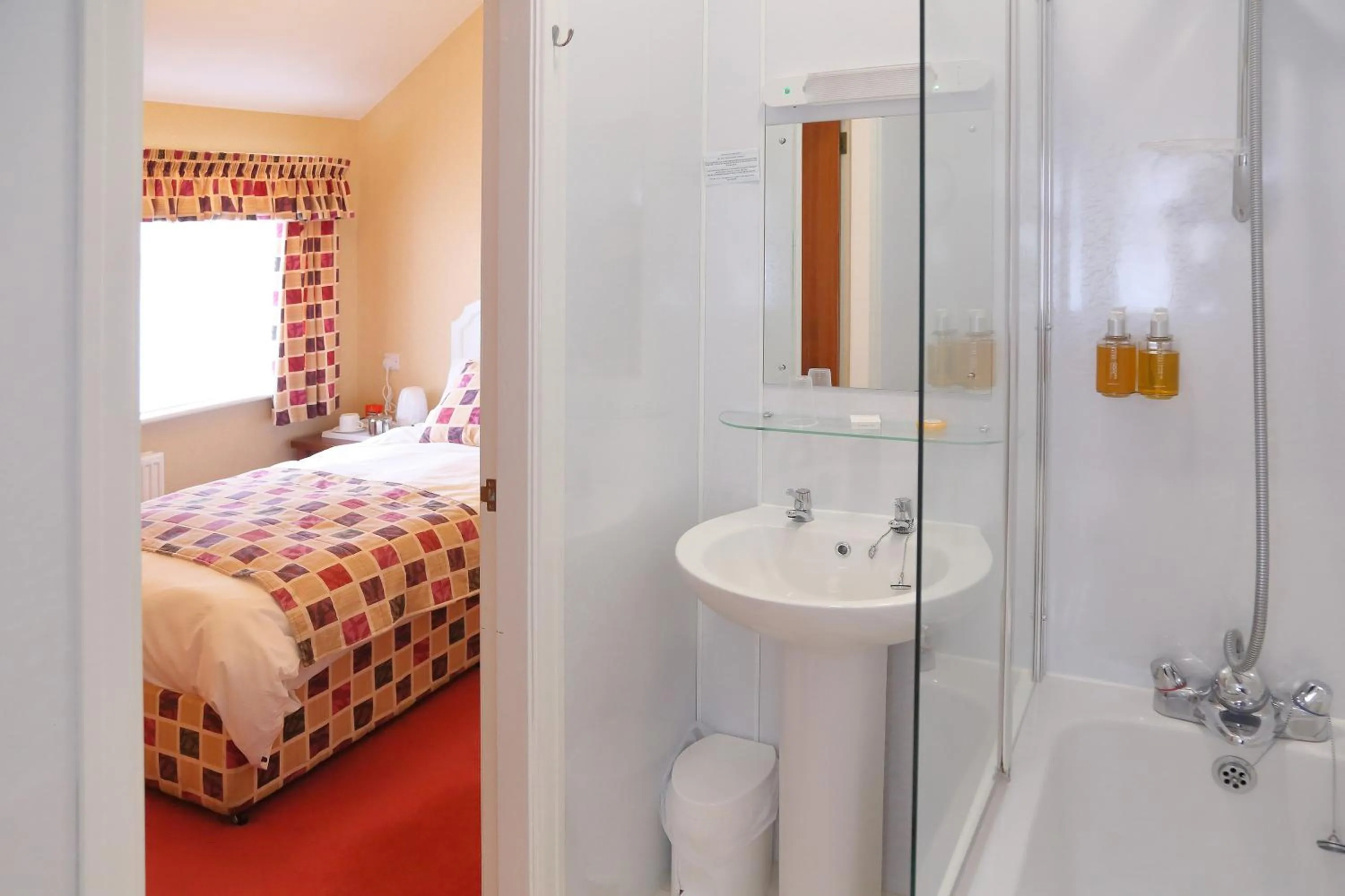 Bed in Saxonville Hotel