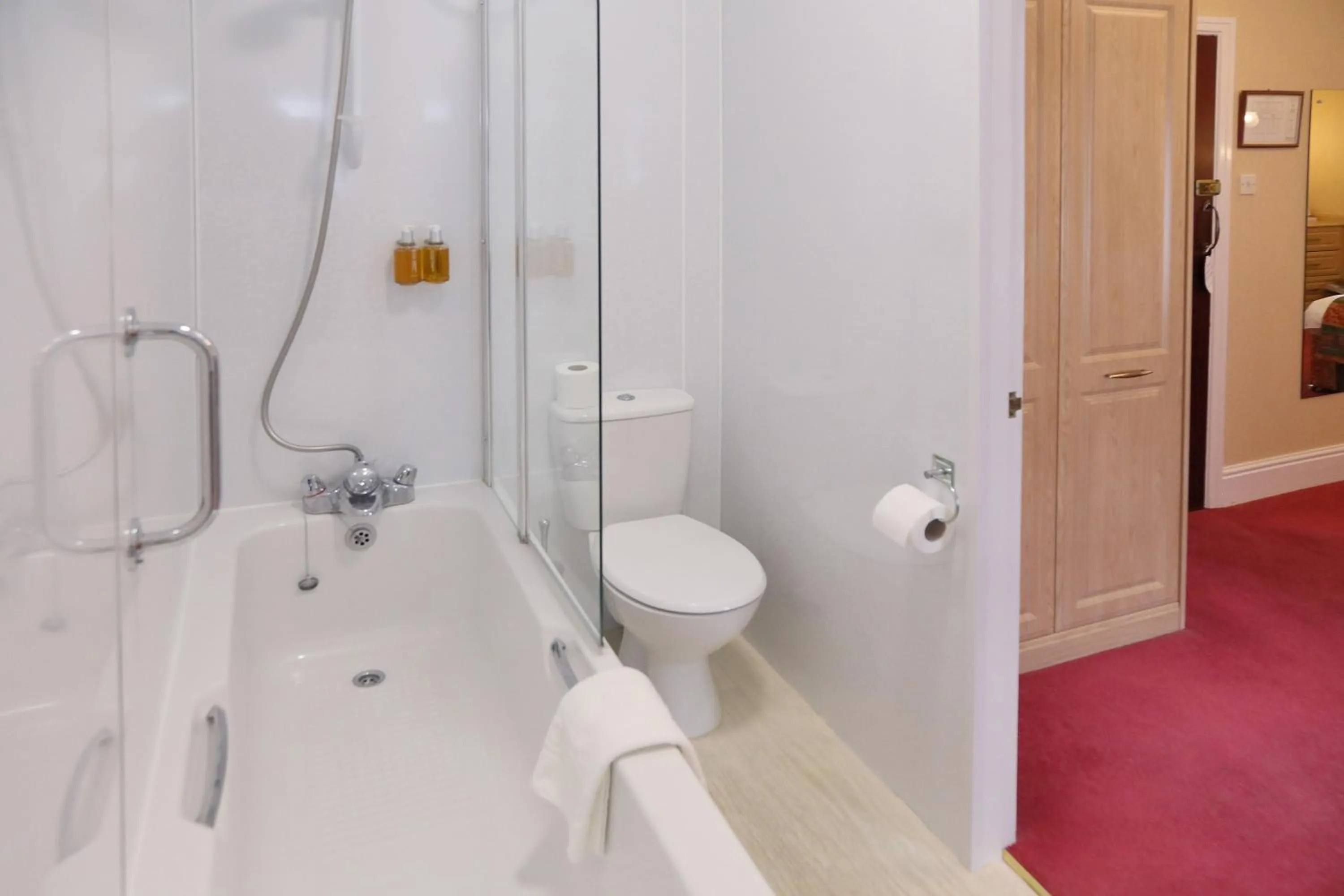 Bathroom in Saxonville Hotel