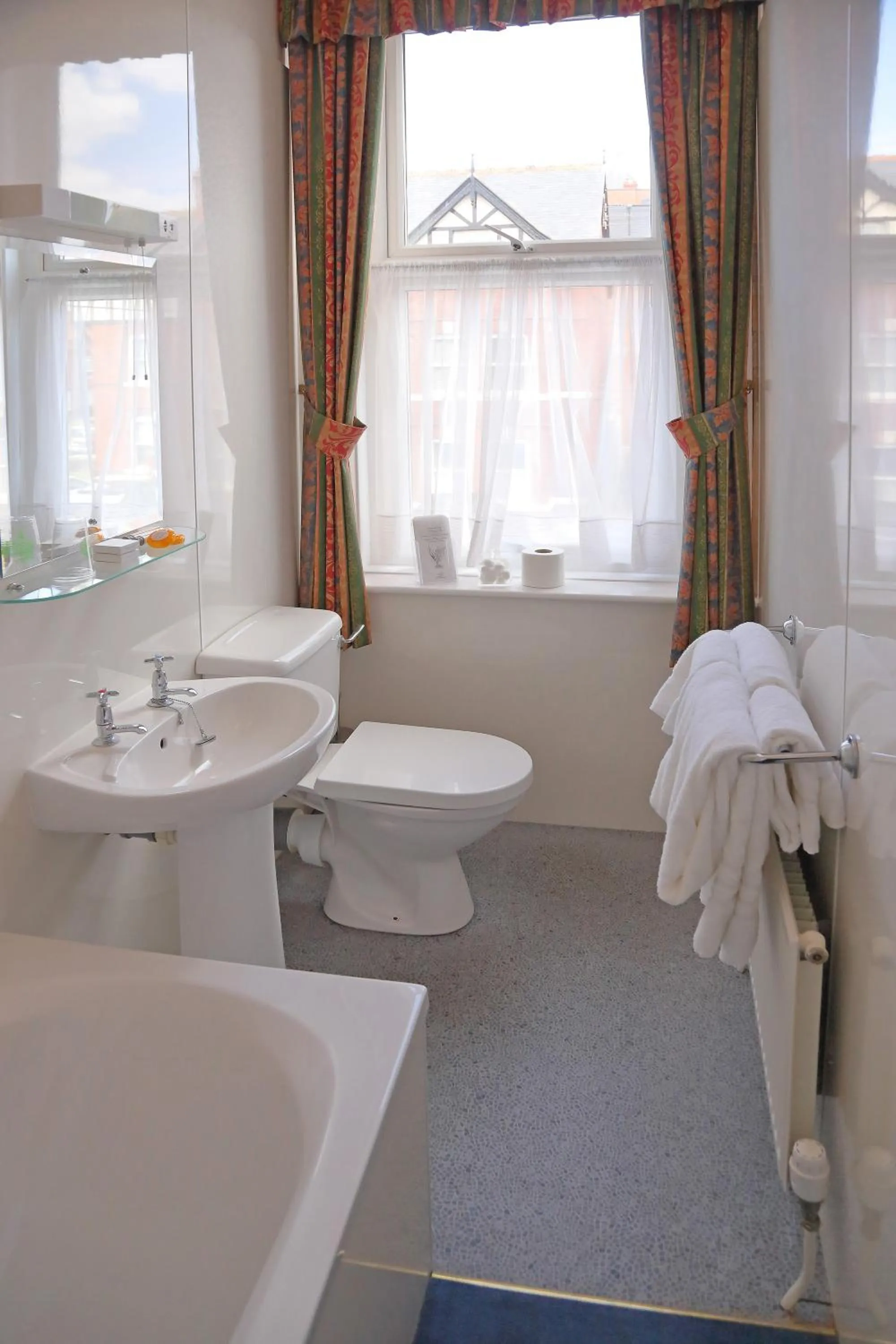 Toilet in Saxonville Hotel