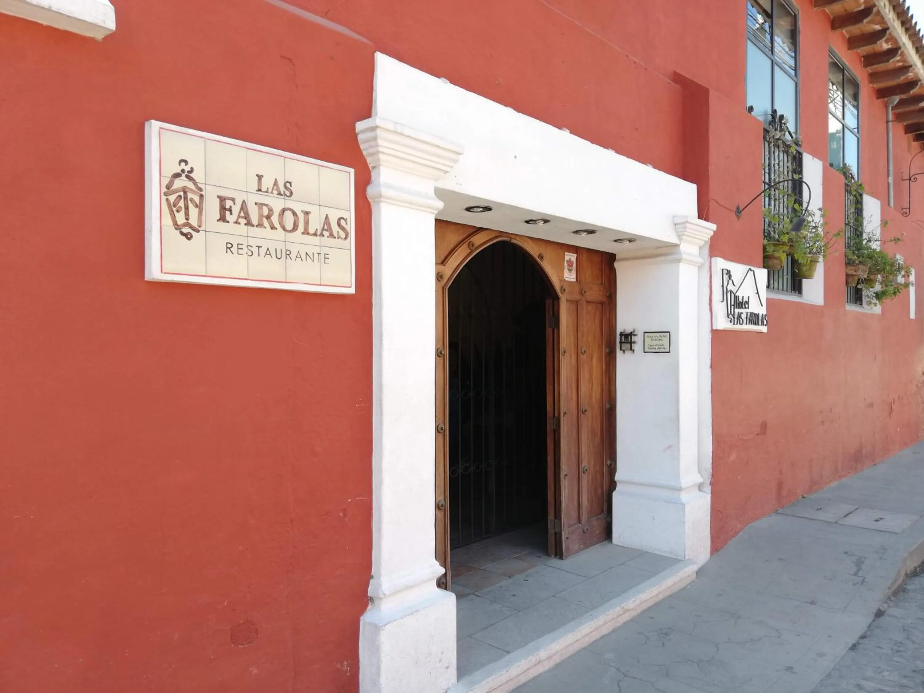 Facade/entrance in Hotel Las Farolas