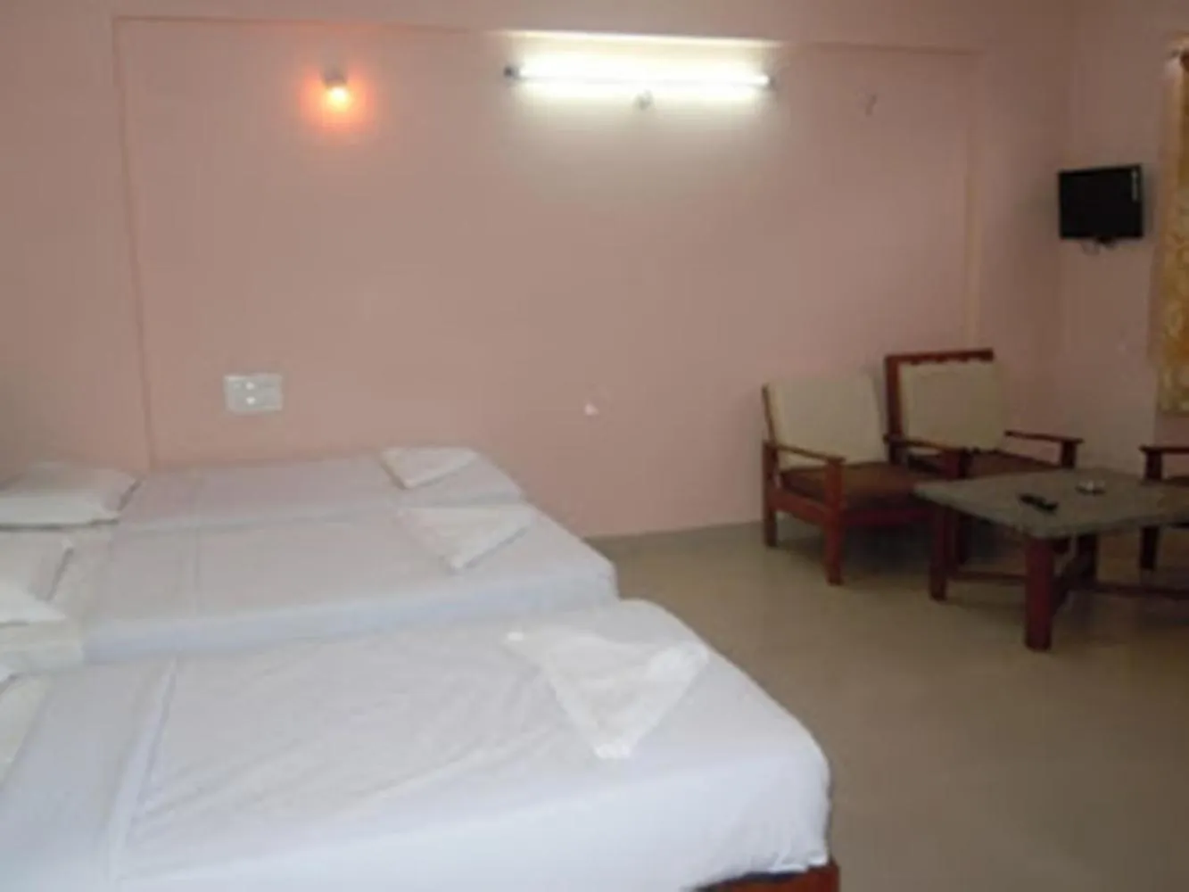 Bed in Hotel Surya Residency Majestic