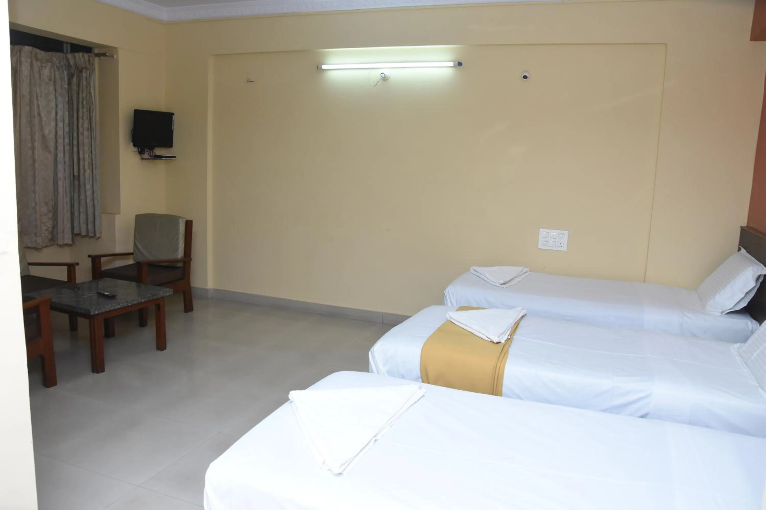 Bed in Hotel Surya Residency Majestic