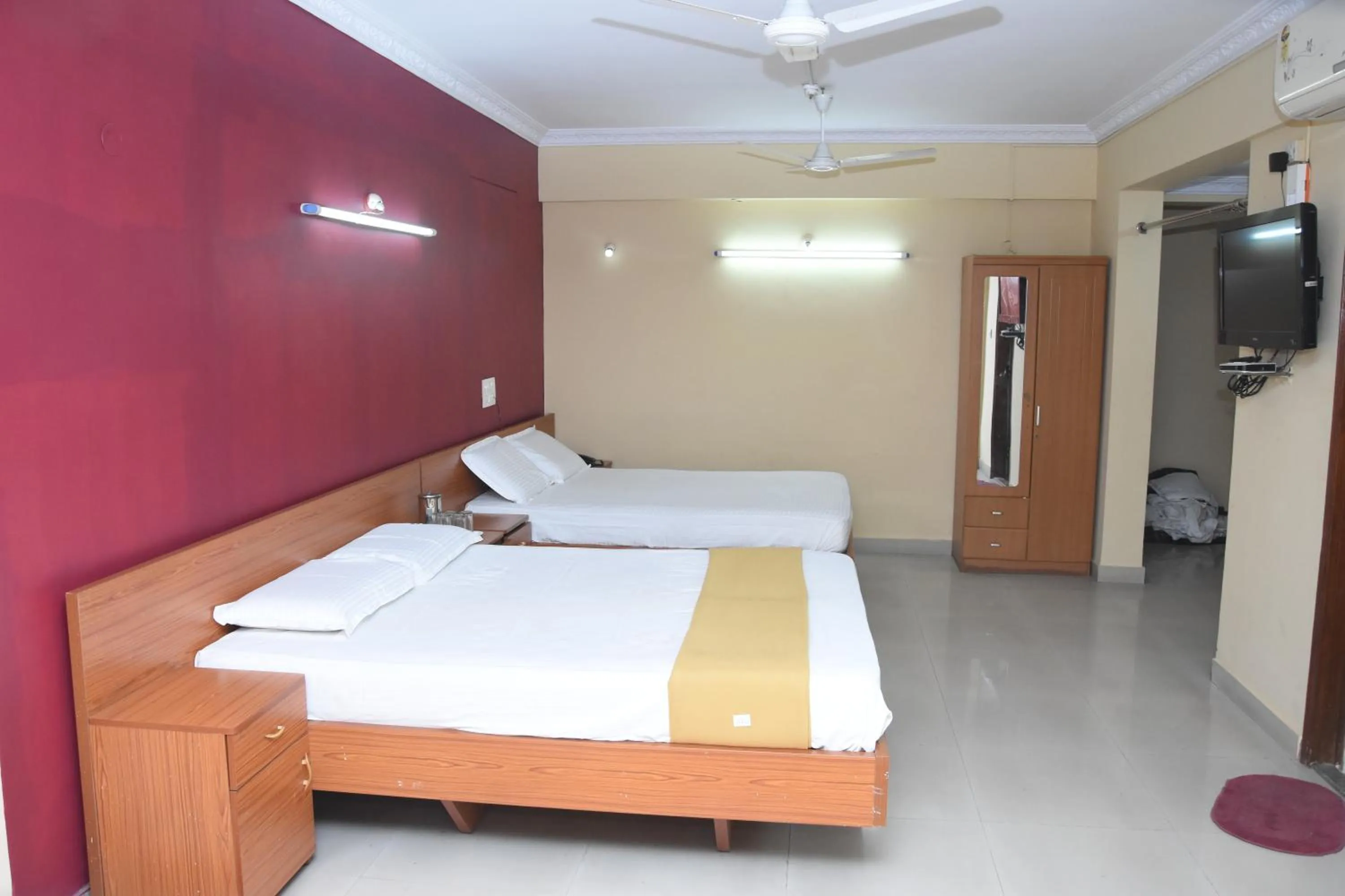 Bed in Hotel Surya Residency Majestic