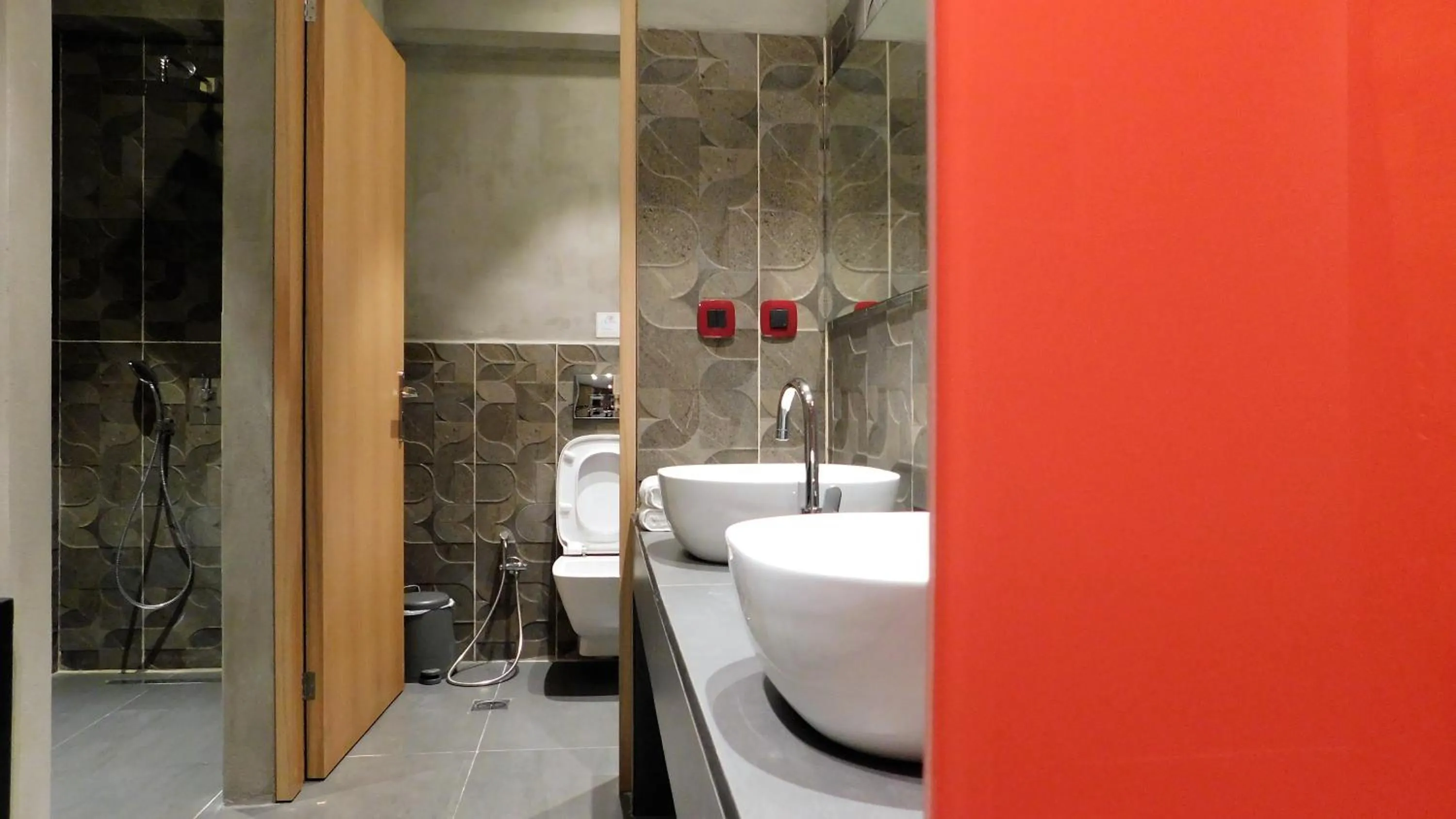 Shower in 101 Adrianou Apartments