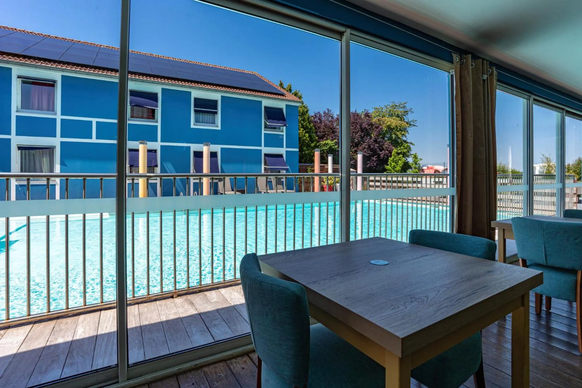 Swimming pool in Hotel Restaurant Argos, Strasbourg Nord