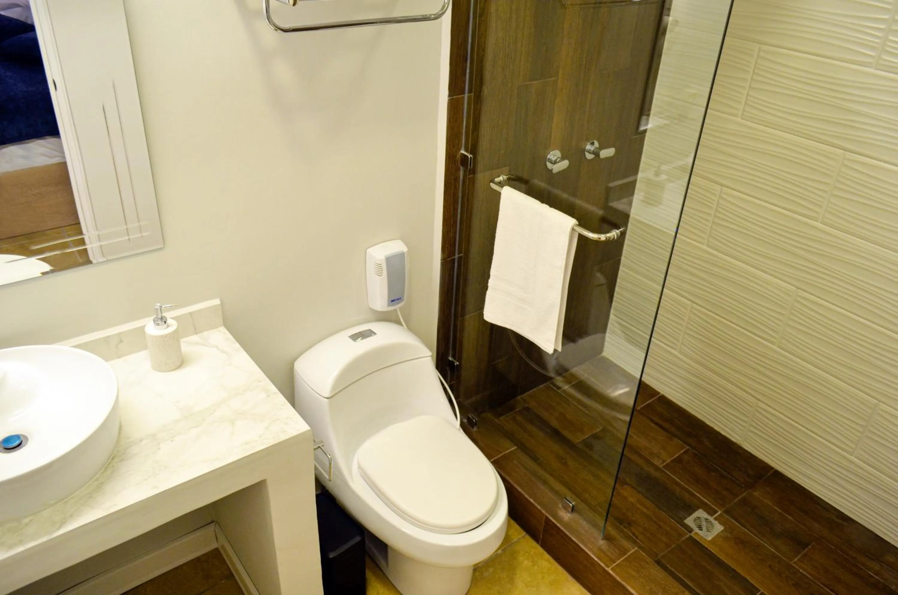 Shower in Casa Bella Boutique Hotel