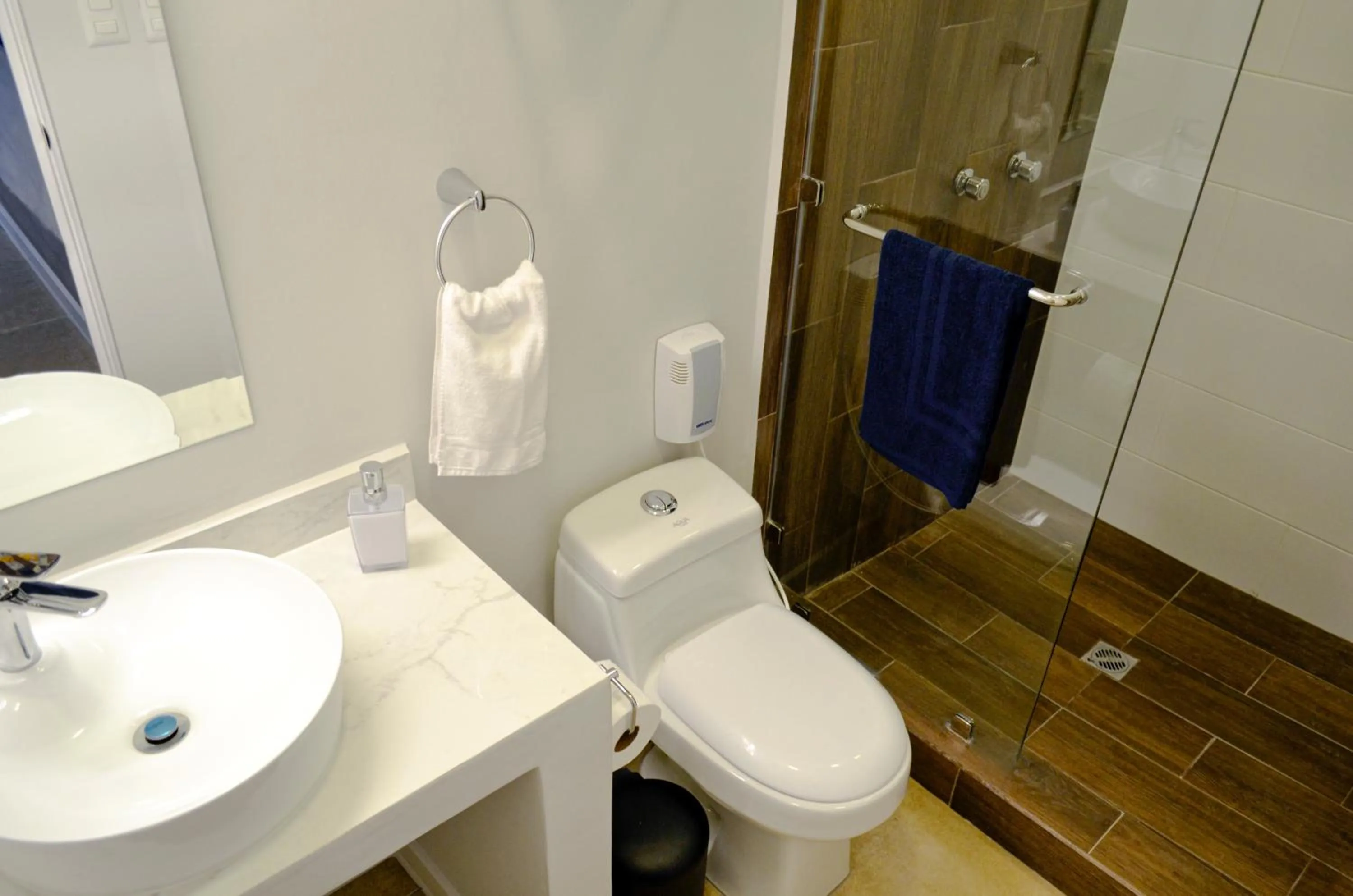 Shower in Casa Bella Boutique Hotel