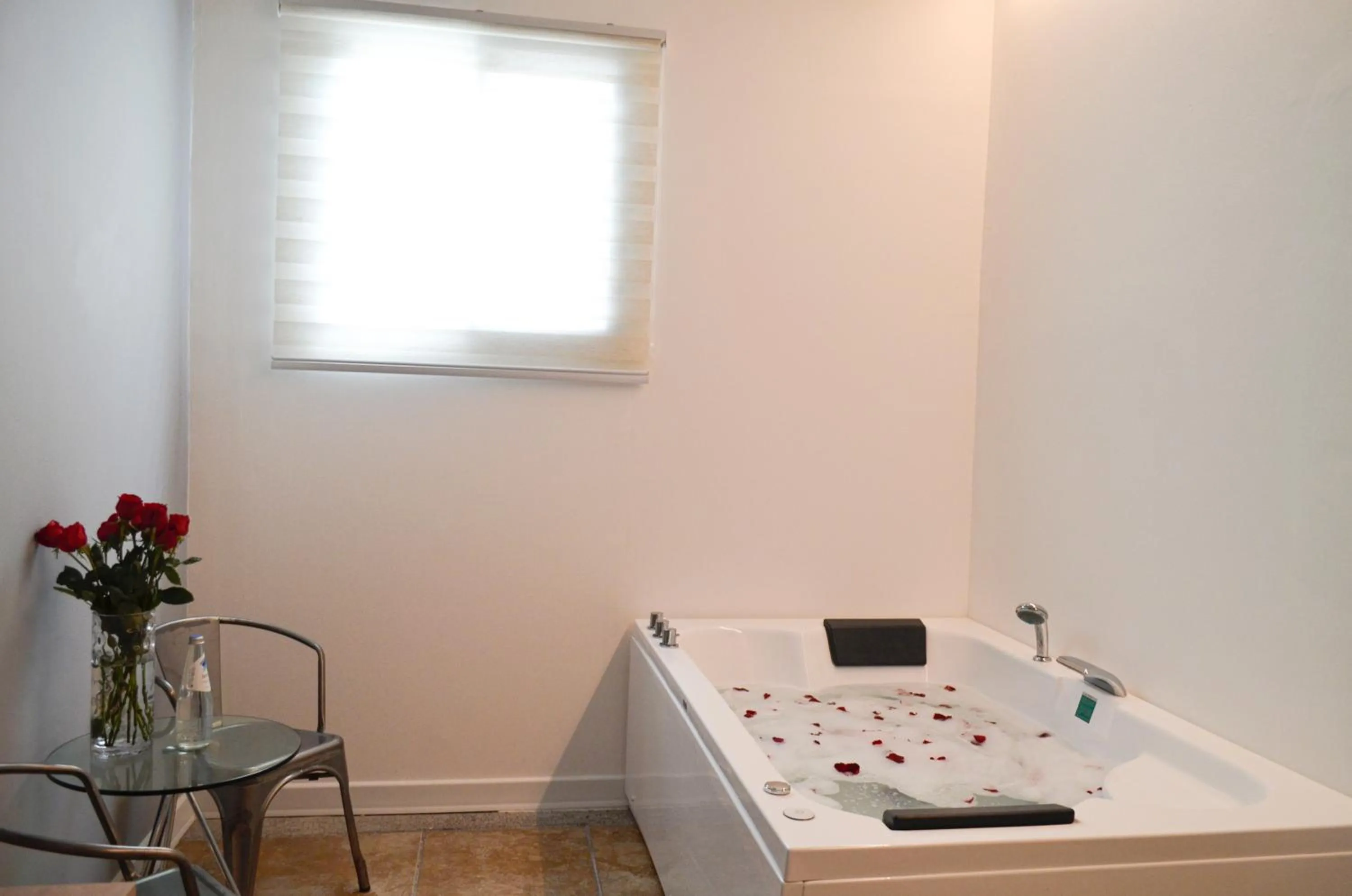 Hot Tub in Casa Bella Boutique Hotel